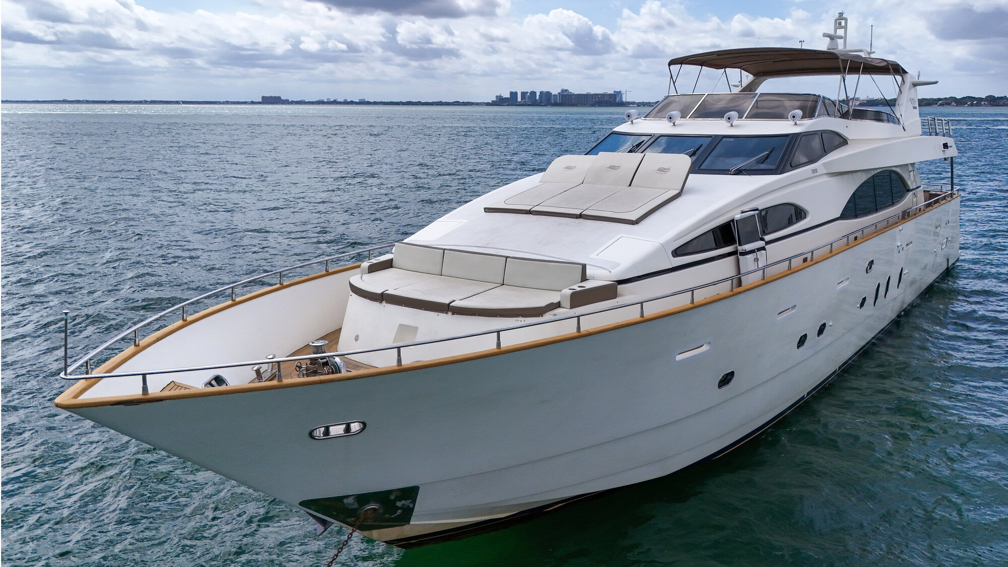 100FT DANIELA Miami yacht rental 6