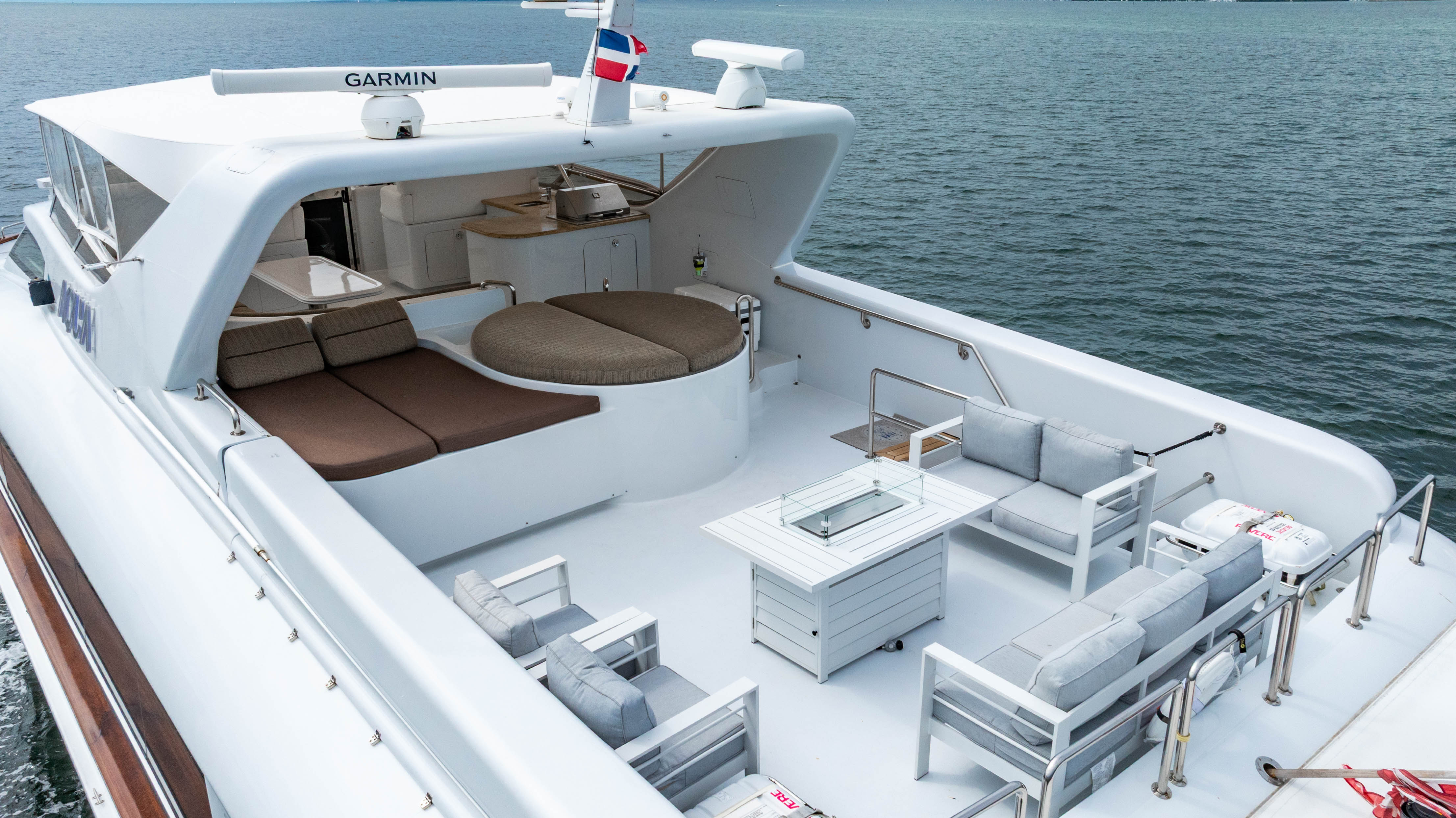 105'AQUA w/Jacuzzi Miami yacht rental 5