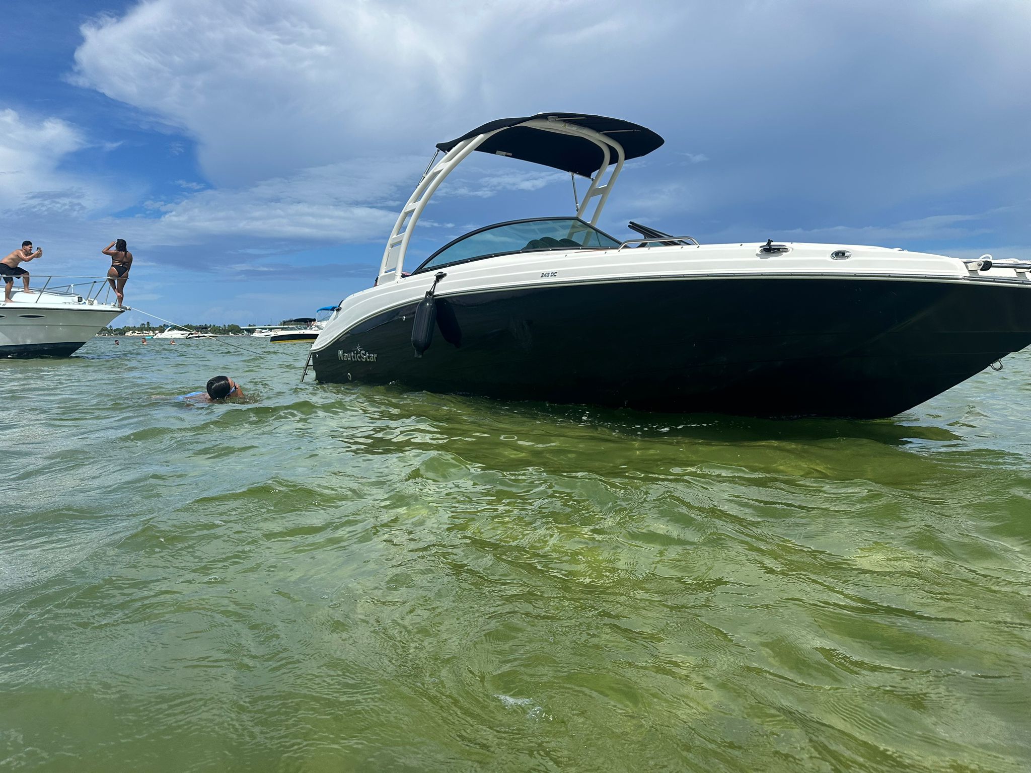 24FT NAUTIC STAR Miami yacht rental 5