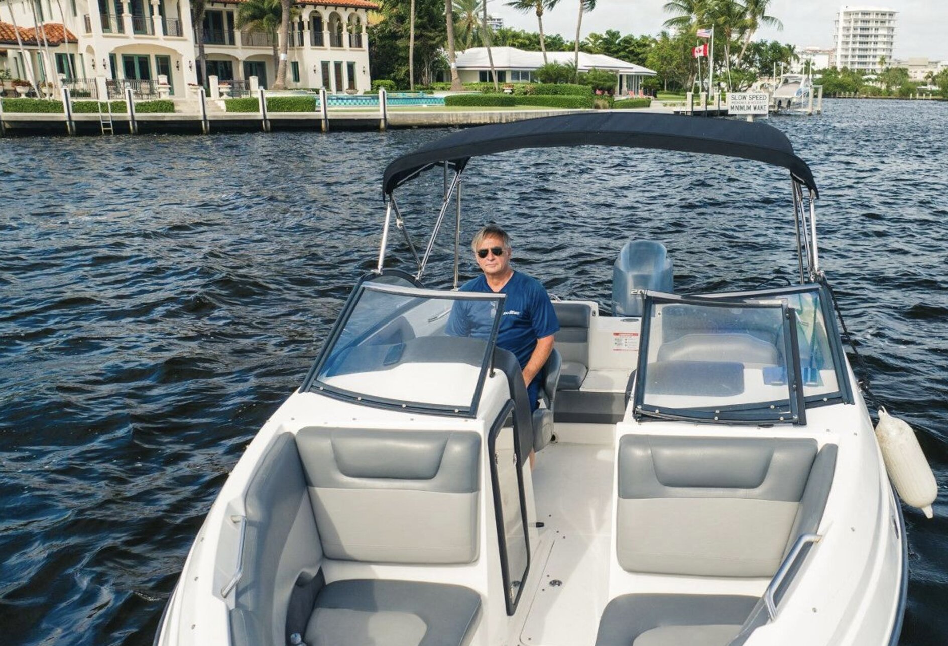 25ft Rinker Fort Lauderdale yacht rental 3