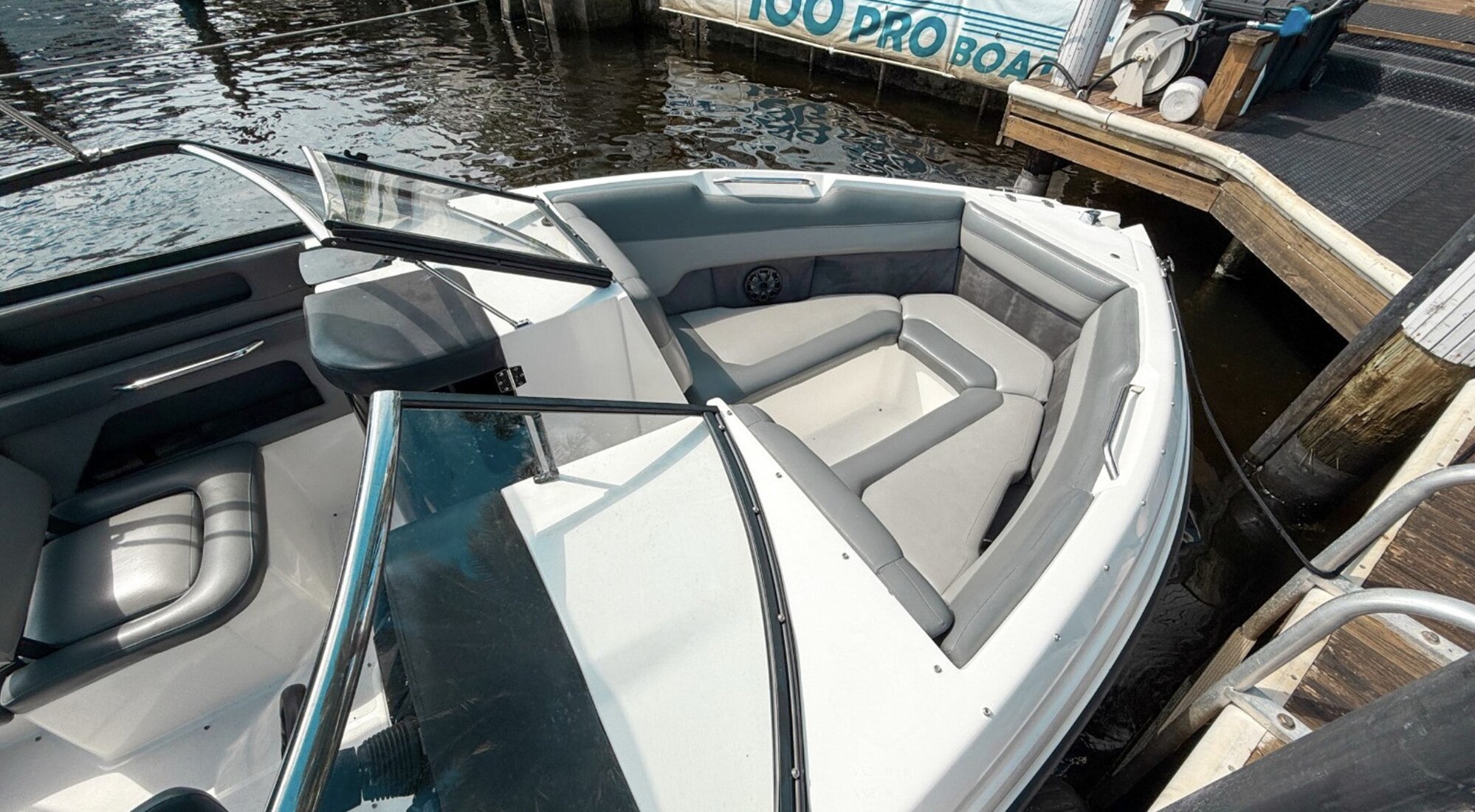 25ft Rinker Fort Lauderdale yacht rental 4