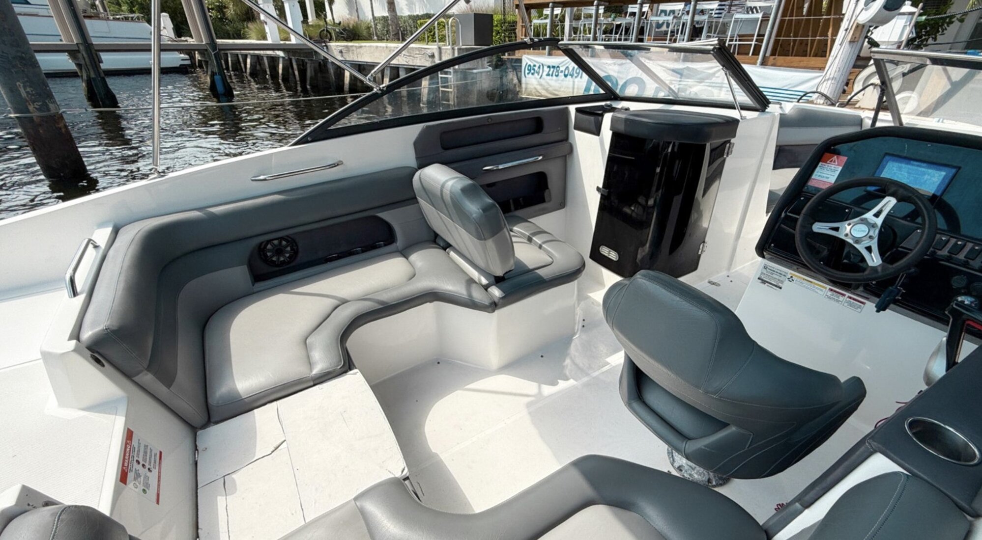25ft Rinker Fort Lauderdale yacht rental 5