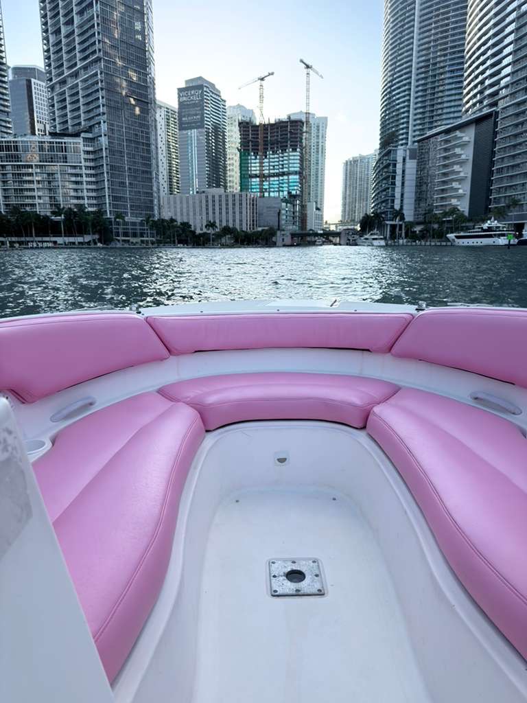 26FT BAYLINER Miami yacht rental 4
