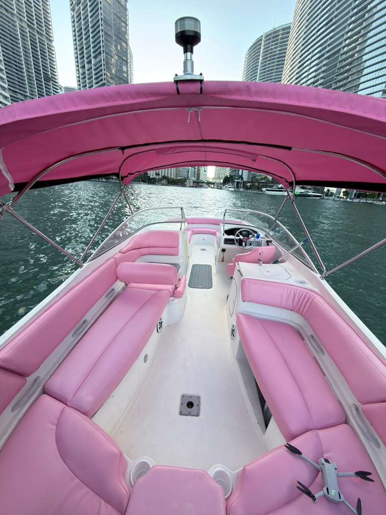Bayliner 26FT — 26ft Speedboat in Miami