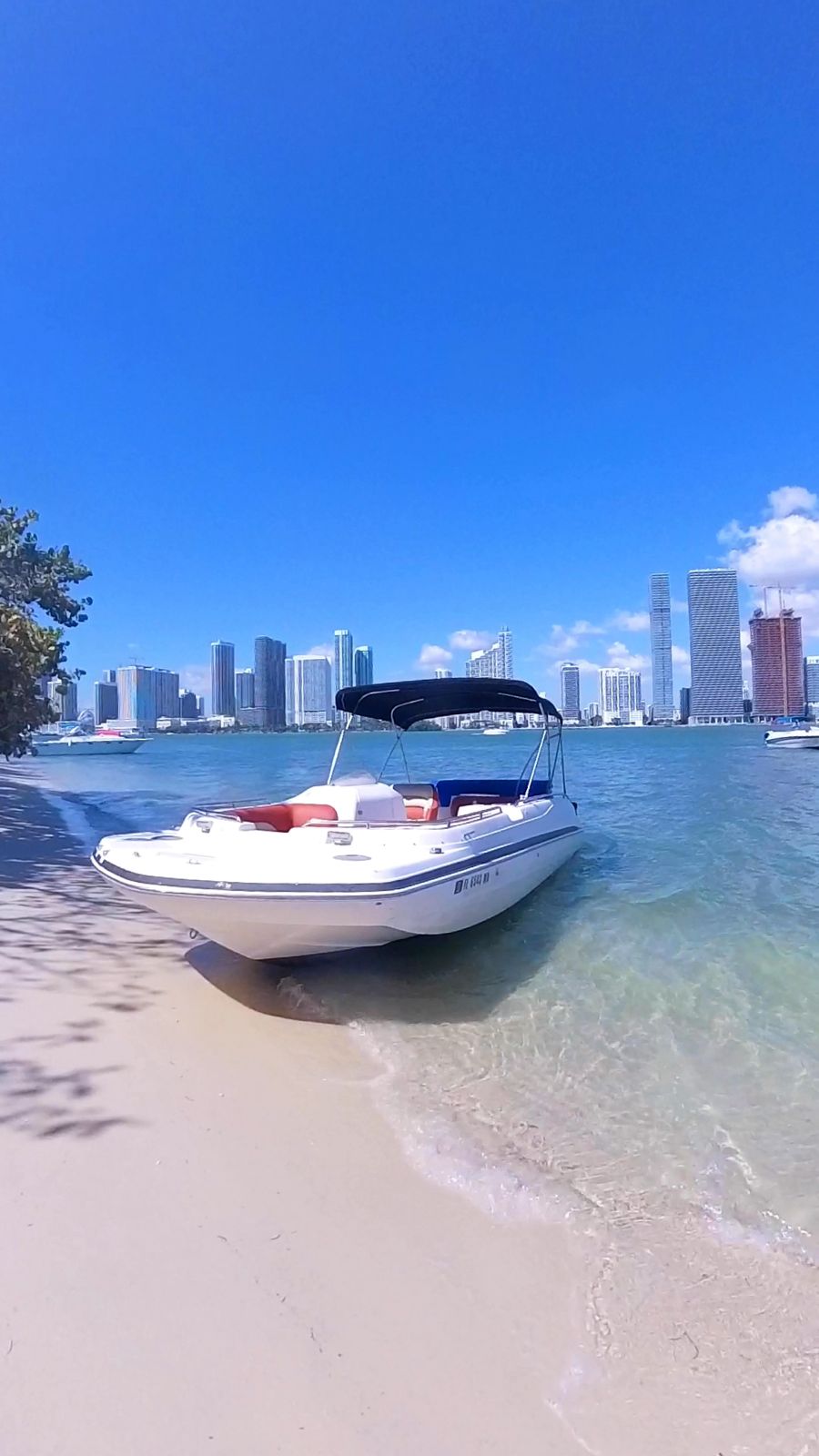 26FT HURRICANE Miami yacht rental 6