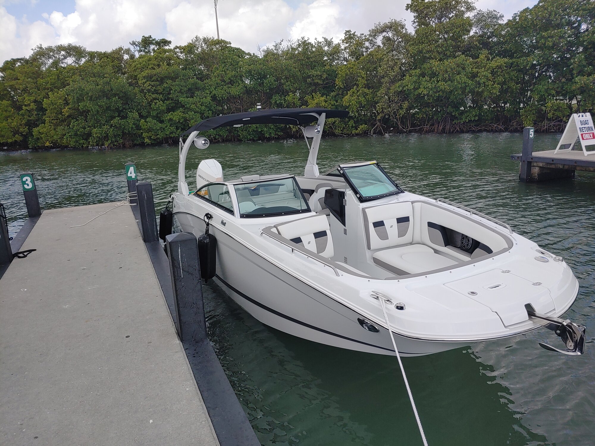 27FT FOUR WINNS rental in Miami