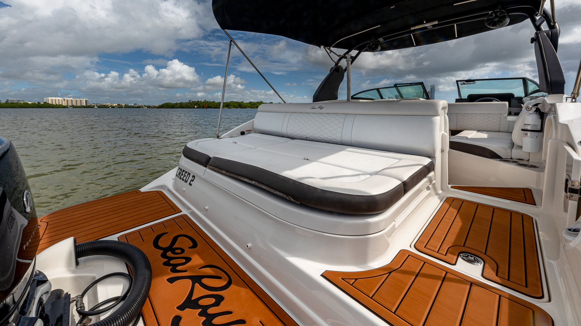 29FT SEARAY Miami yacht rental 5