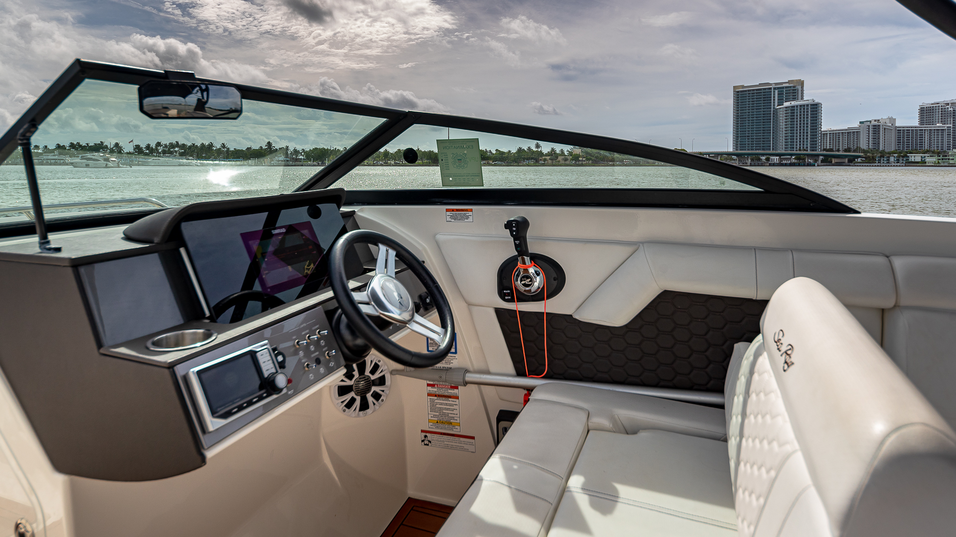 29FT SEARAY Miami yacht rental 6