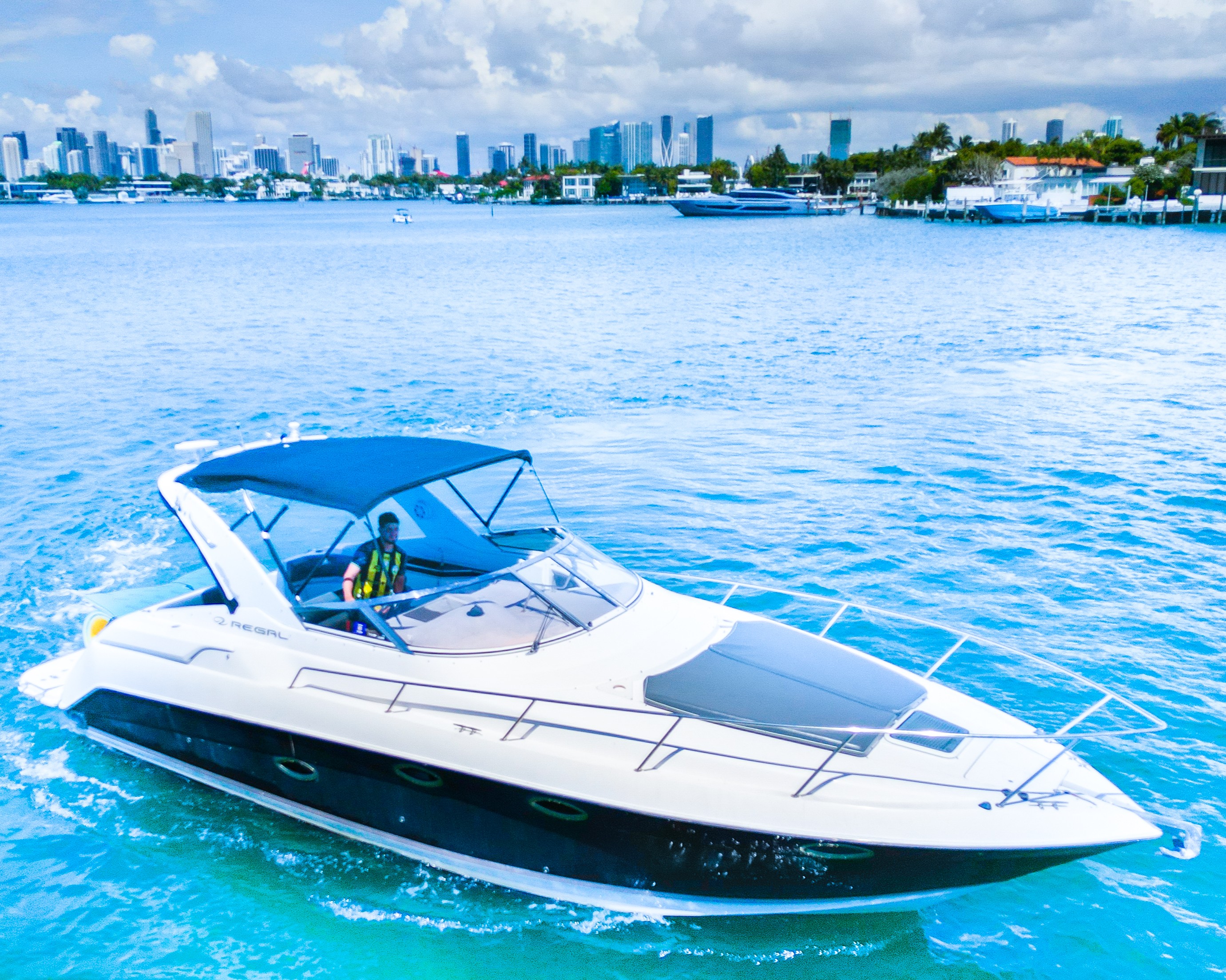 36FT REGAL — Yacht in Miami