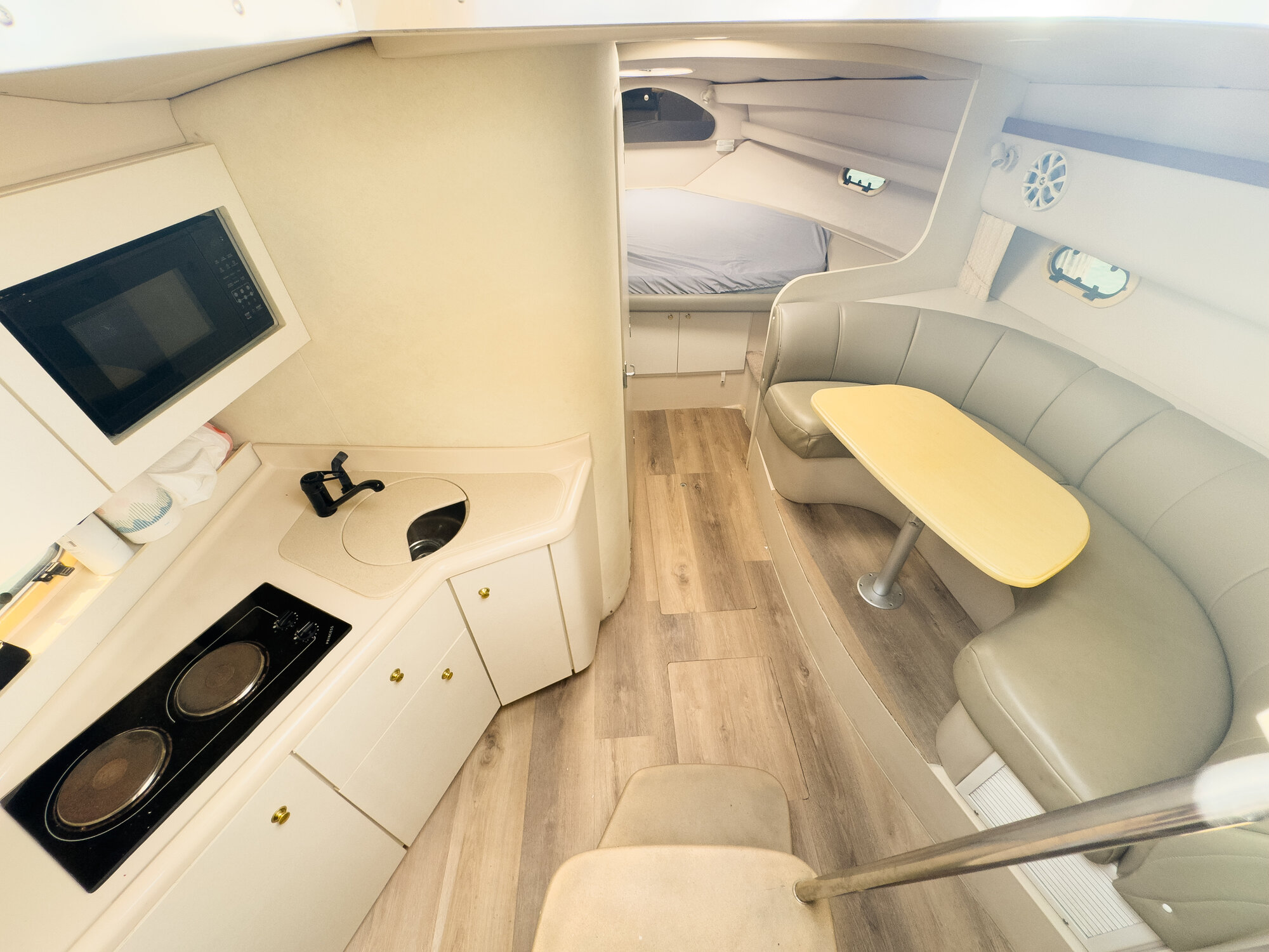 37FT CRUISER Miami yacht rental 6