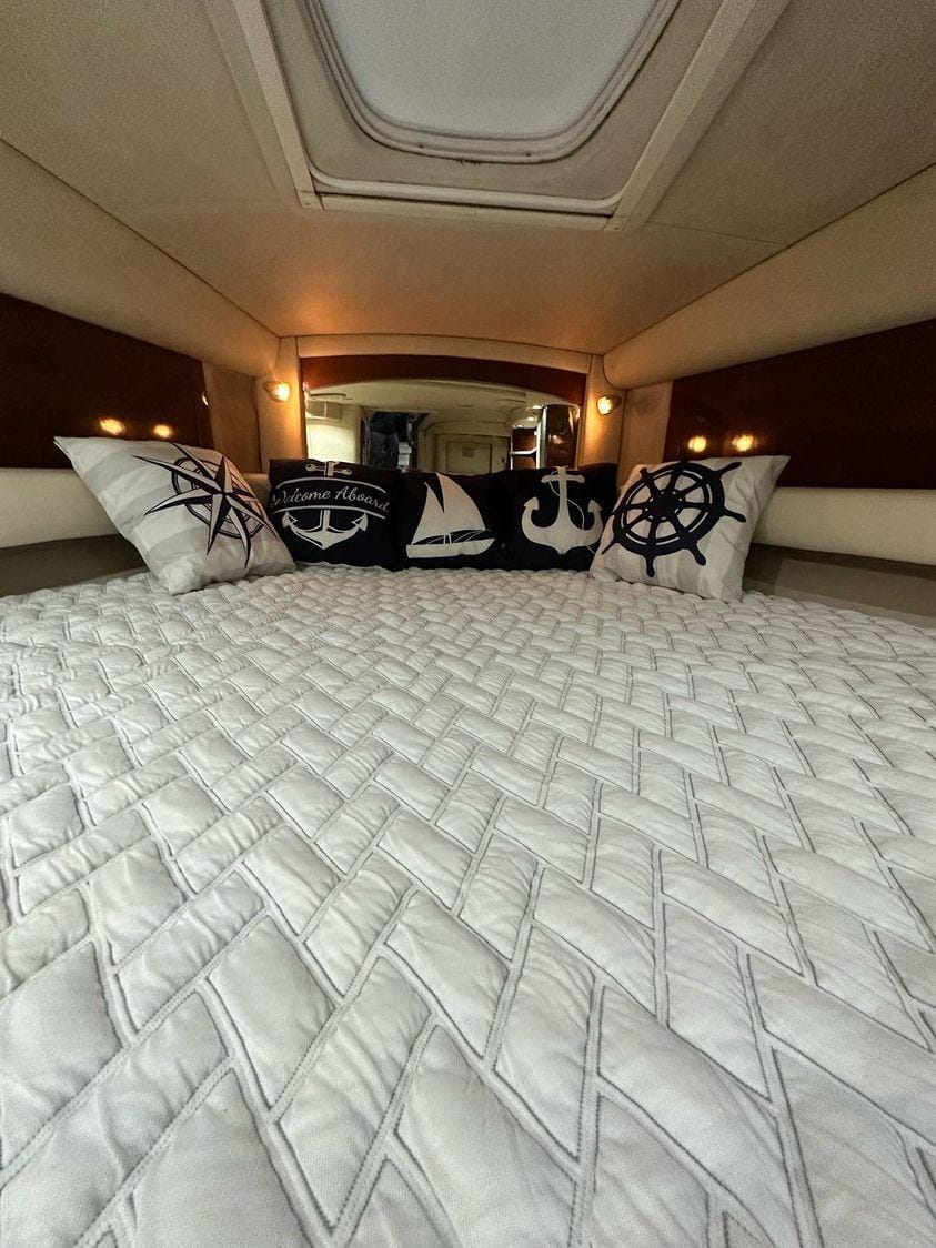 37FT SEARAY SUNDANCER CANCUN Cancún yacht rental 2