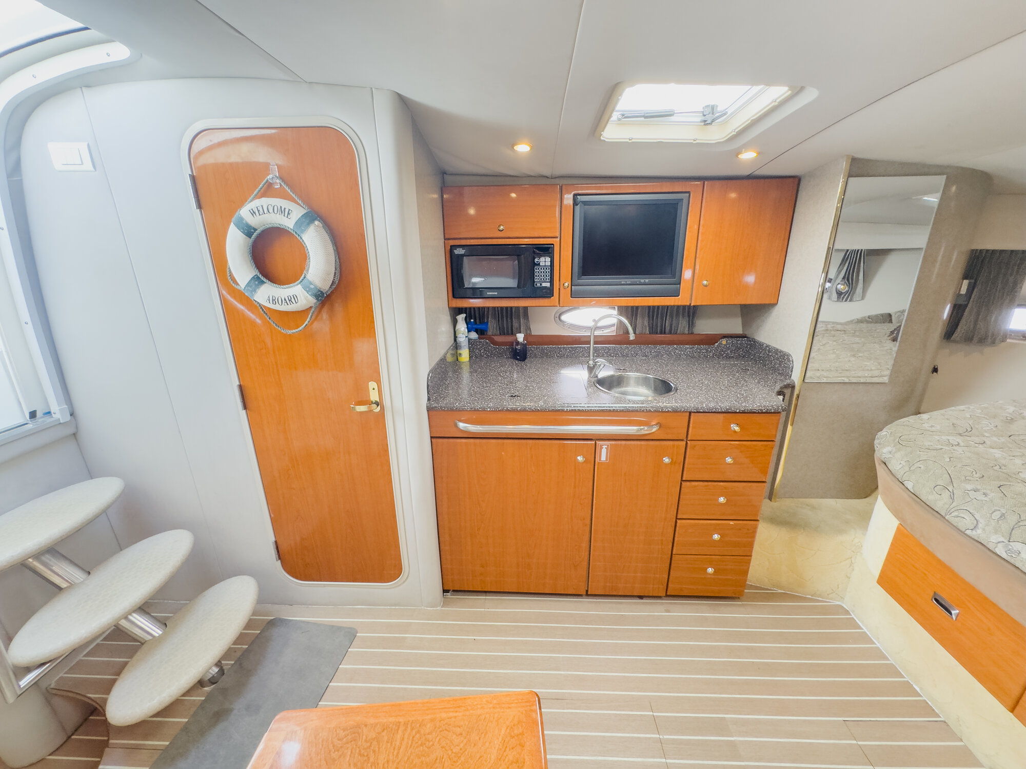 40FT FORMULA Miami yacht rental 2