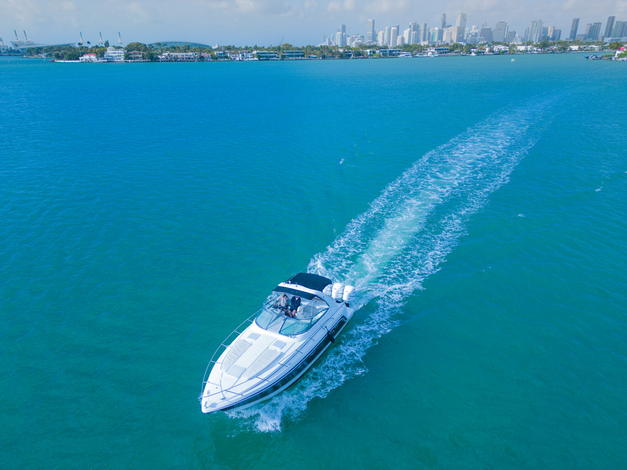 40FT FORMULA Miami yacht rental 5