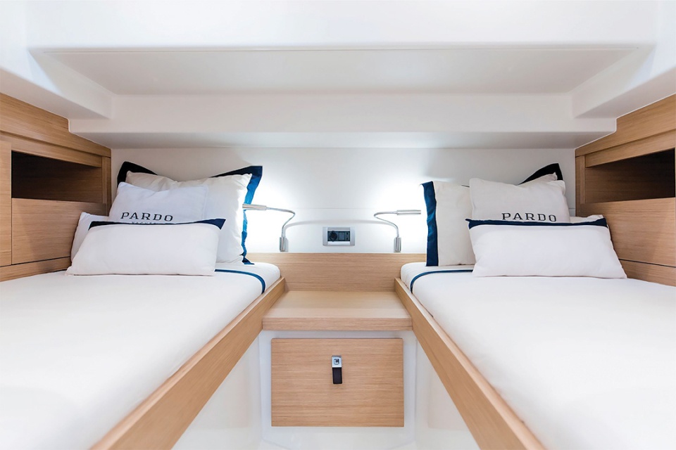 40ft Pardo Miami yacht rental 4