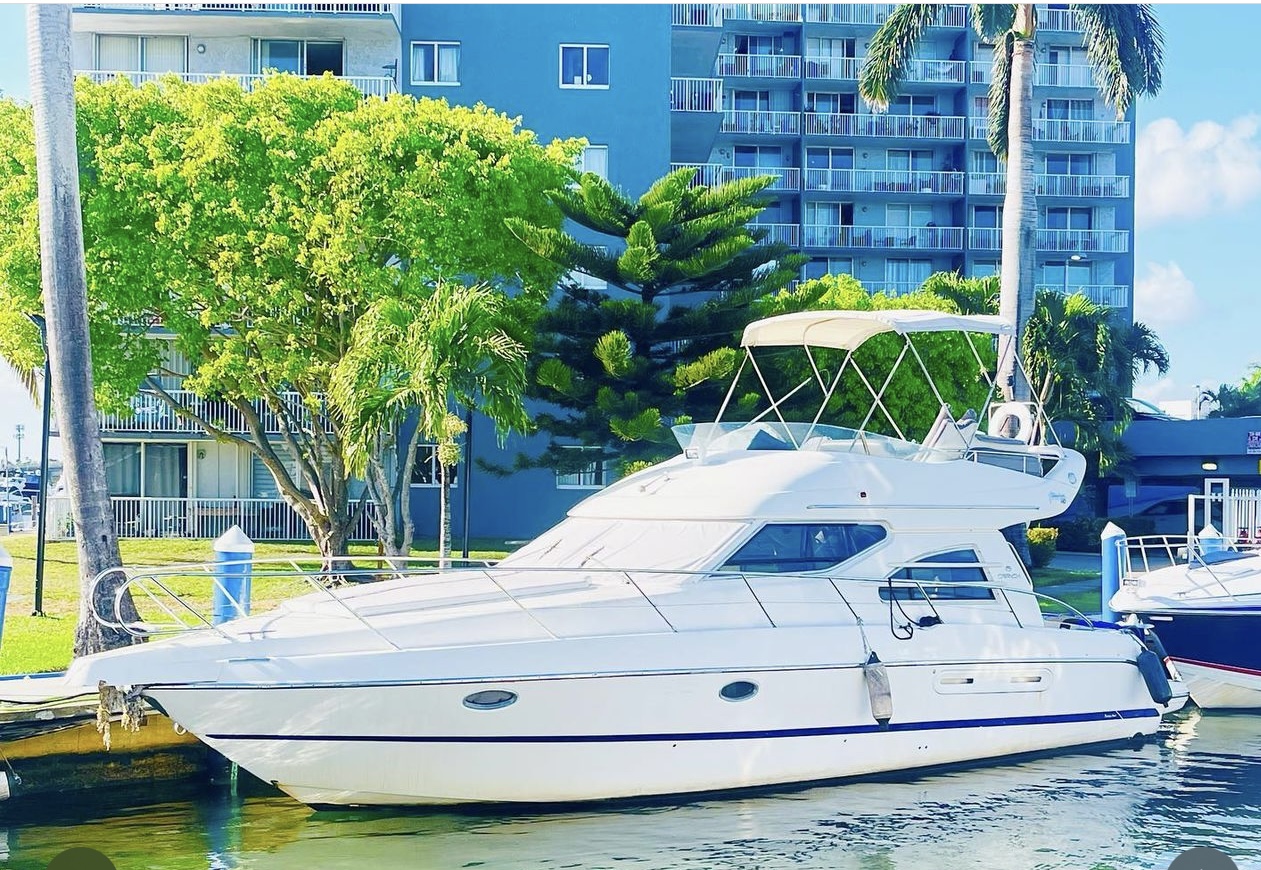 42FT CRANCHI Miami yacht rental 2