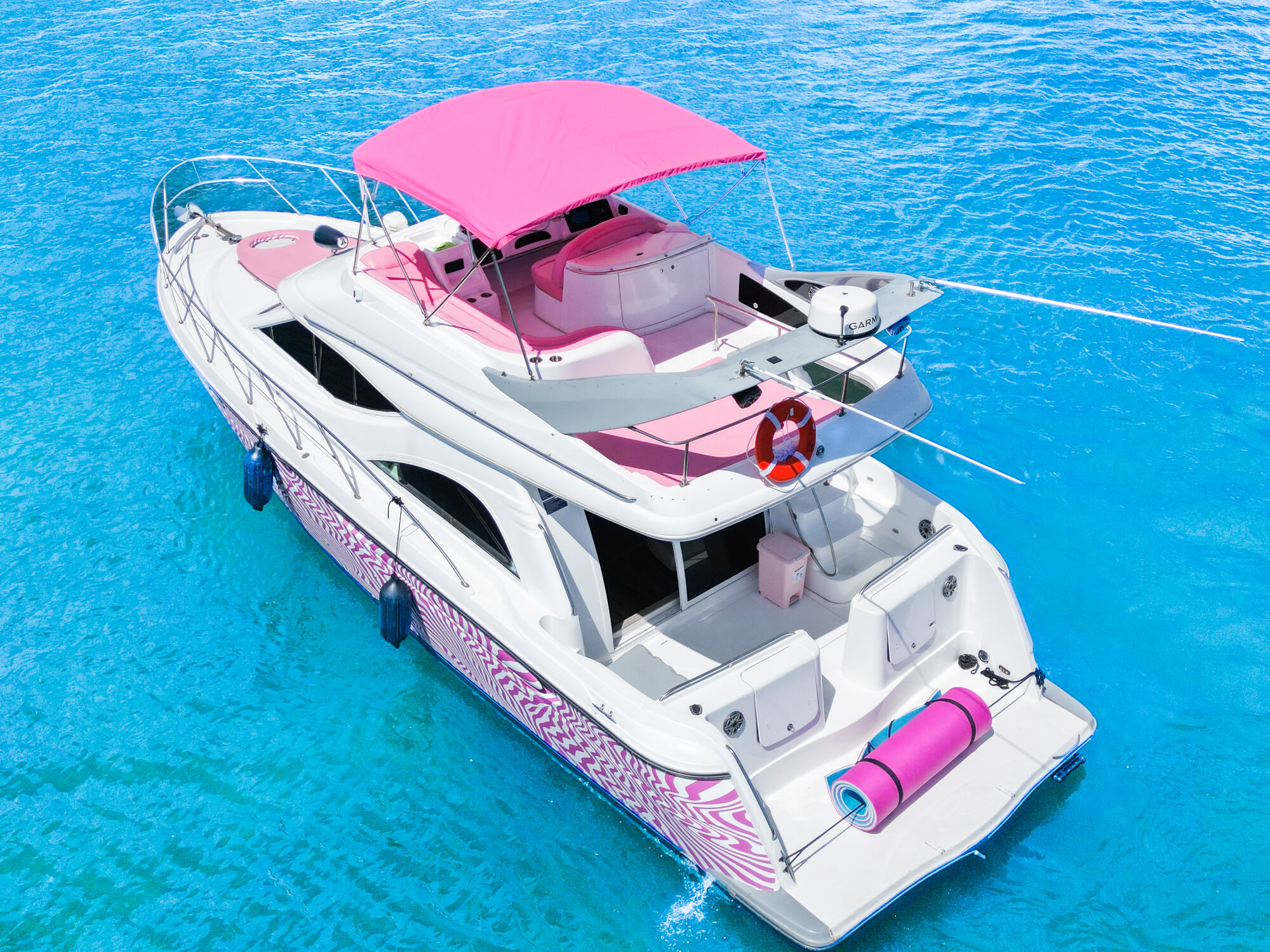 46FT MAXUM Miami yacht rental 3