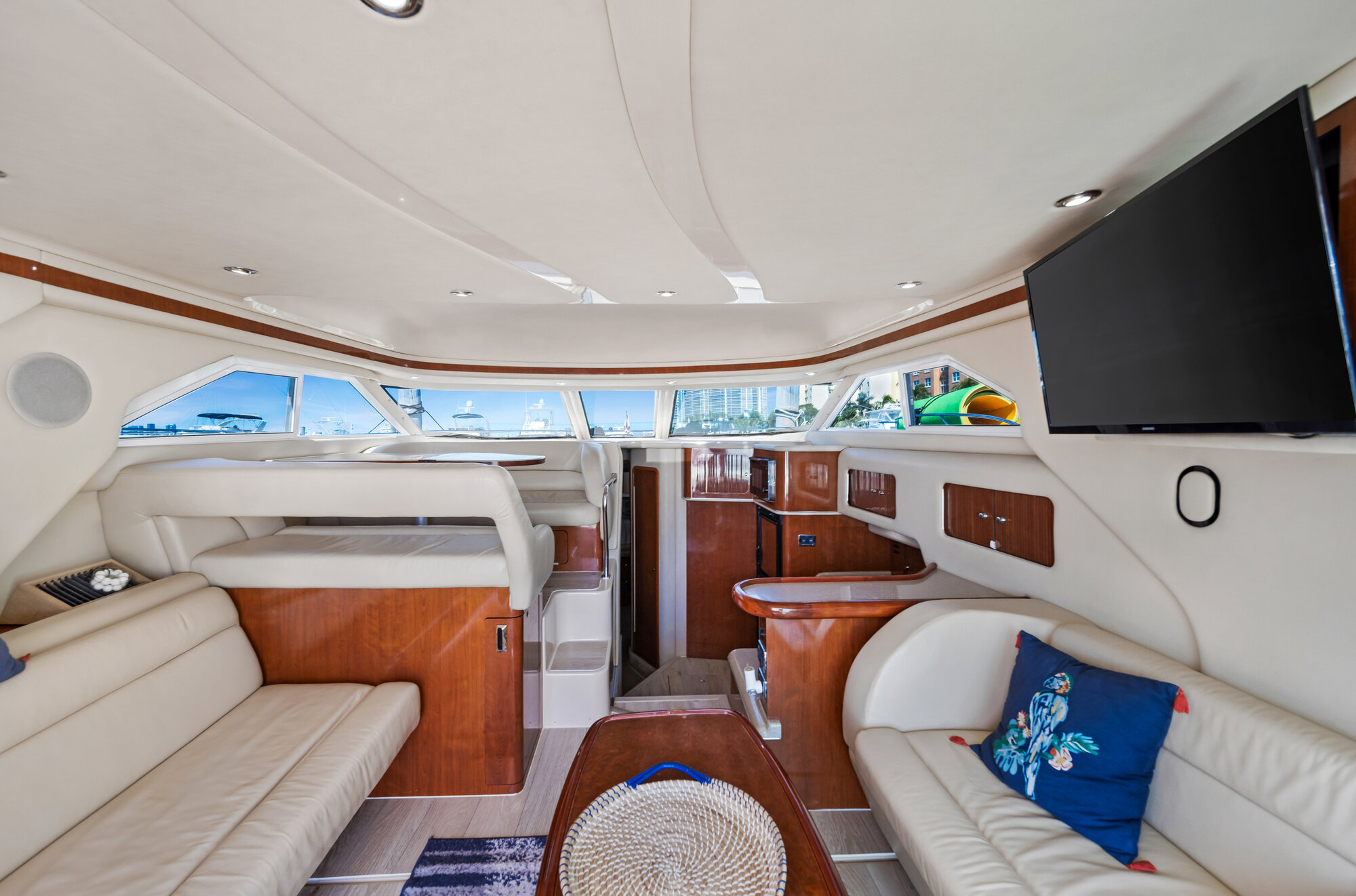 47FT SEA RAY FLY Miami yacht rental 3