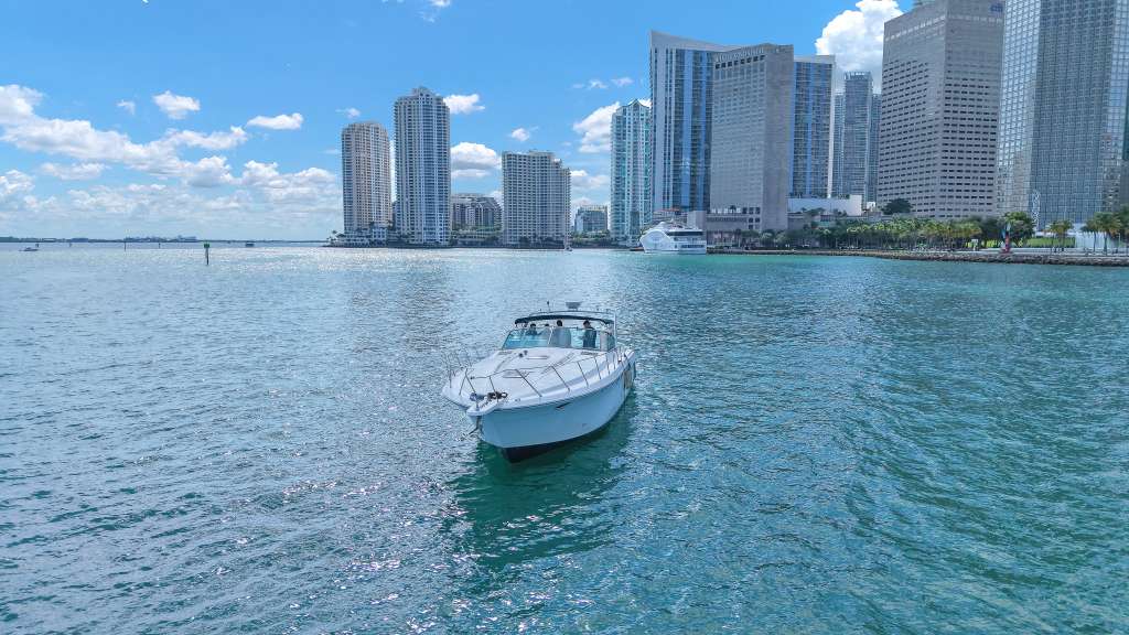 47FT WELLCRAFT rental in Miami