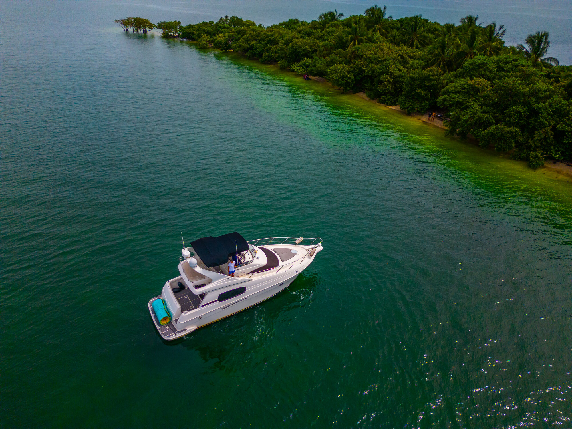 48FT SILVERTON WHITE Miami yacht rental 5