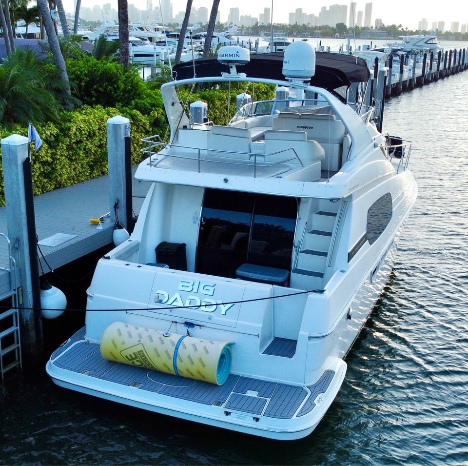 48FT SILVERTON WHITE Miami yacht rental 6