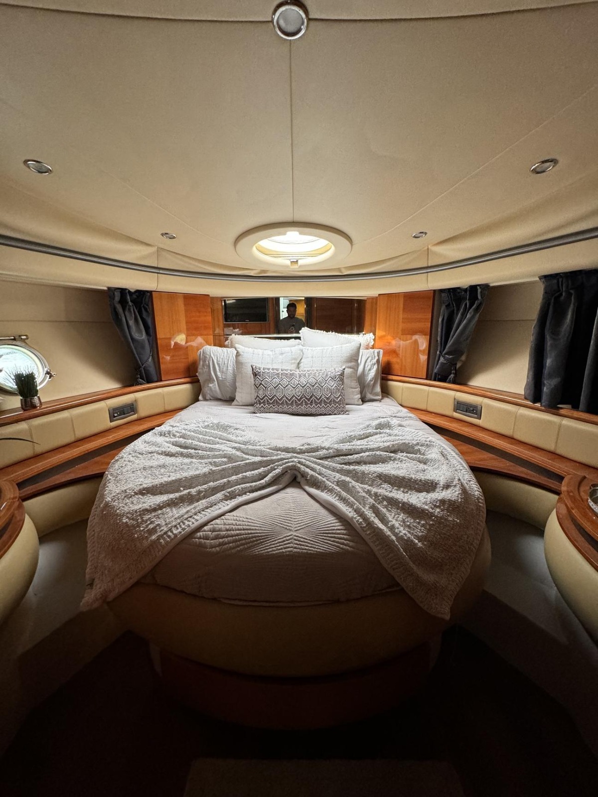50FT AZIMUT Miami yacht rental 3