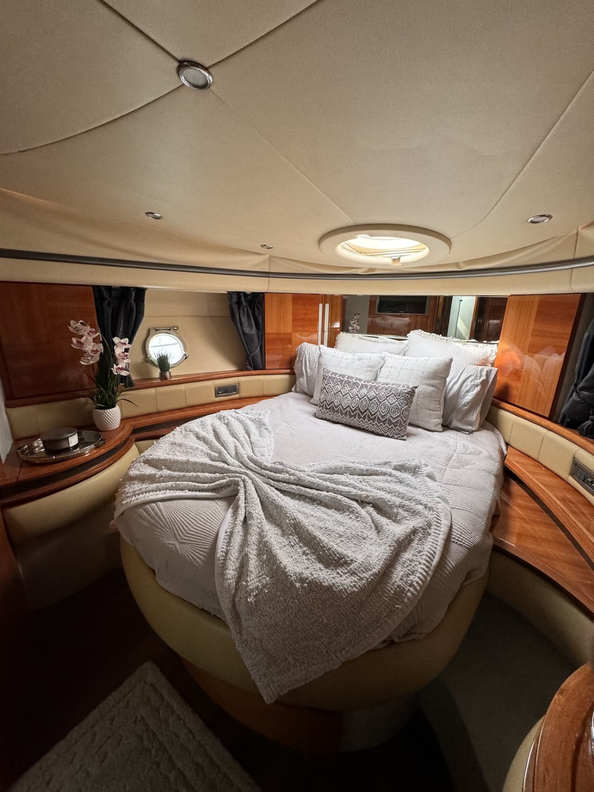 50FT AZIMUT Miami yacht rental 4