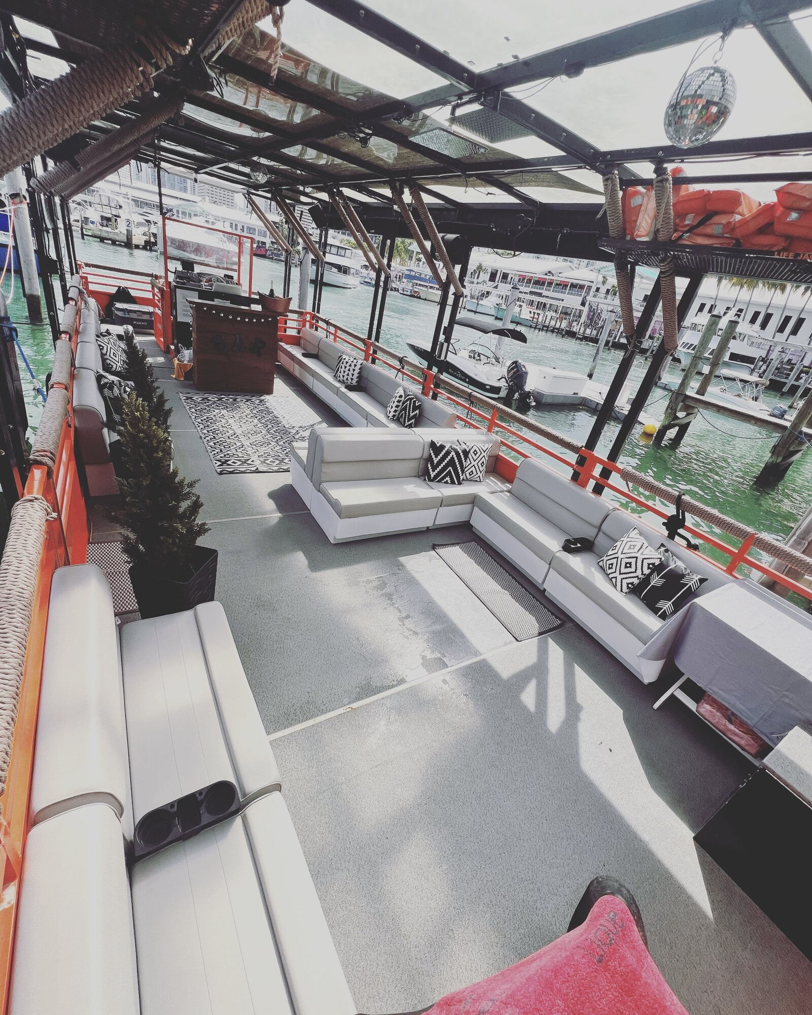 Pontoon Champagne 50FT — 50ft Pontoon for rent in Miami