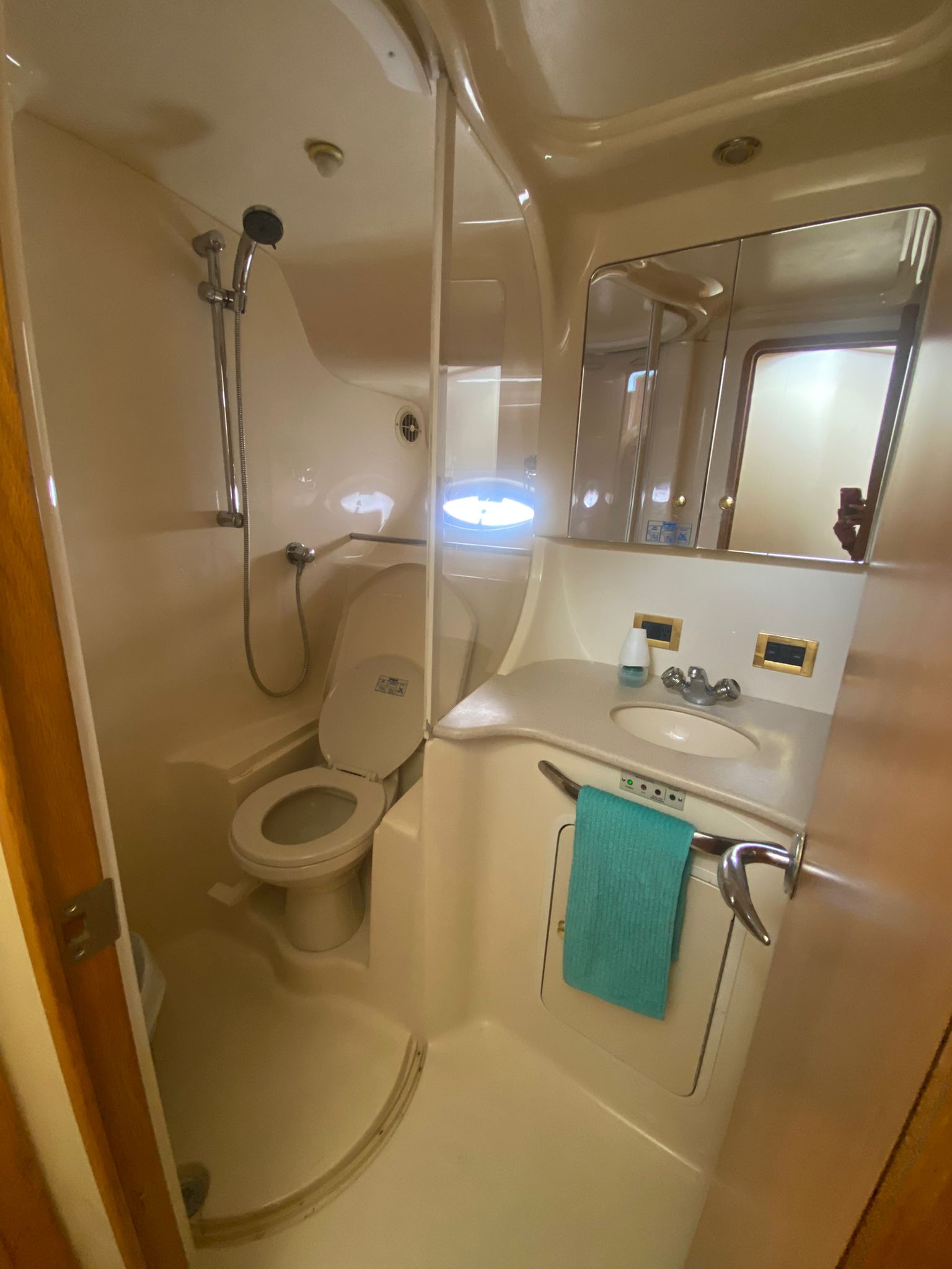 50ft Sedan Flybridge Miami yacht rental 6