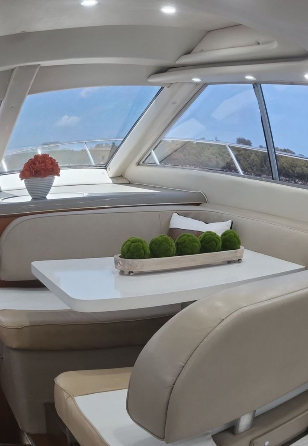 50ft Maxum Yacht in Palm Beach - BANKS Miami yacht rental 4