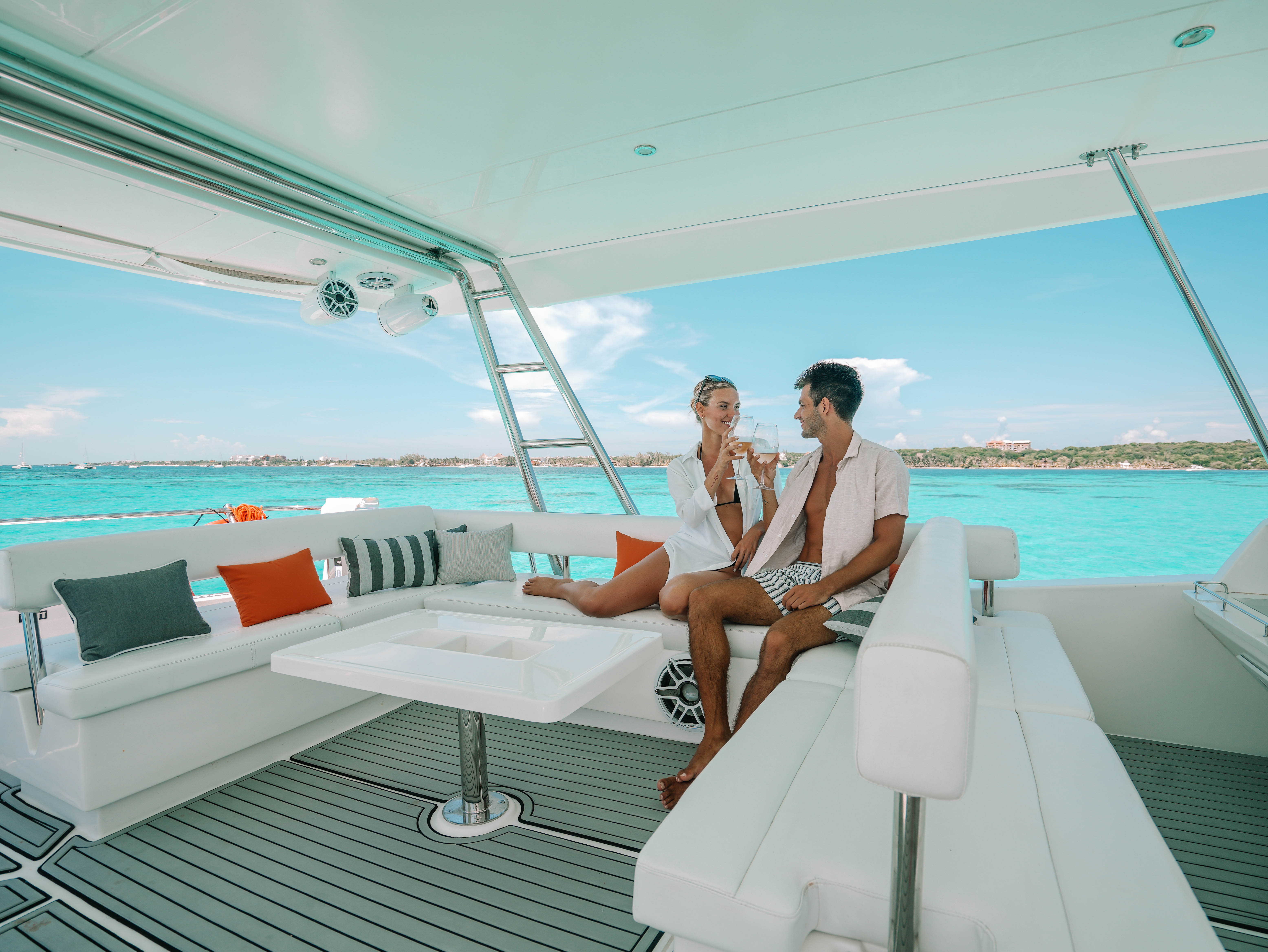 51ft Leopard Cancún yacht rental 4