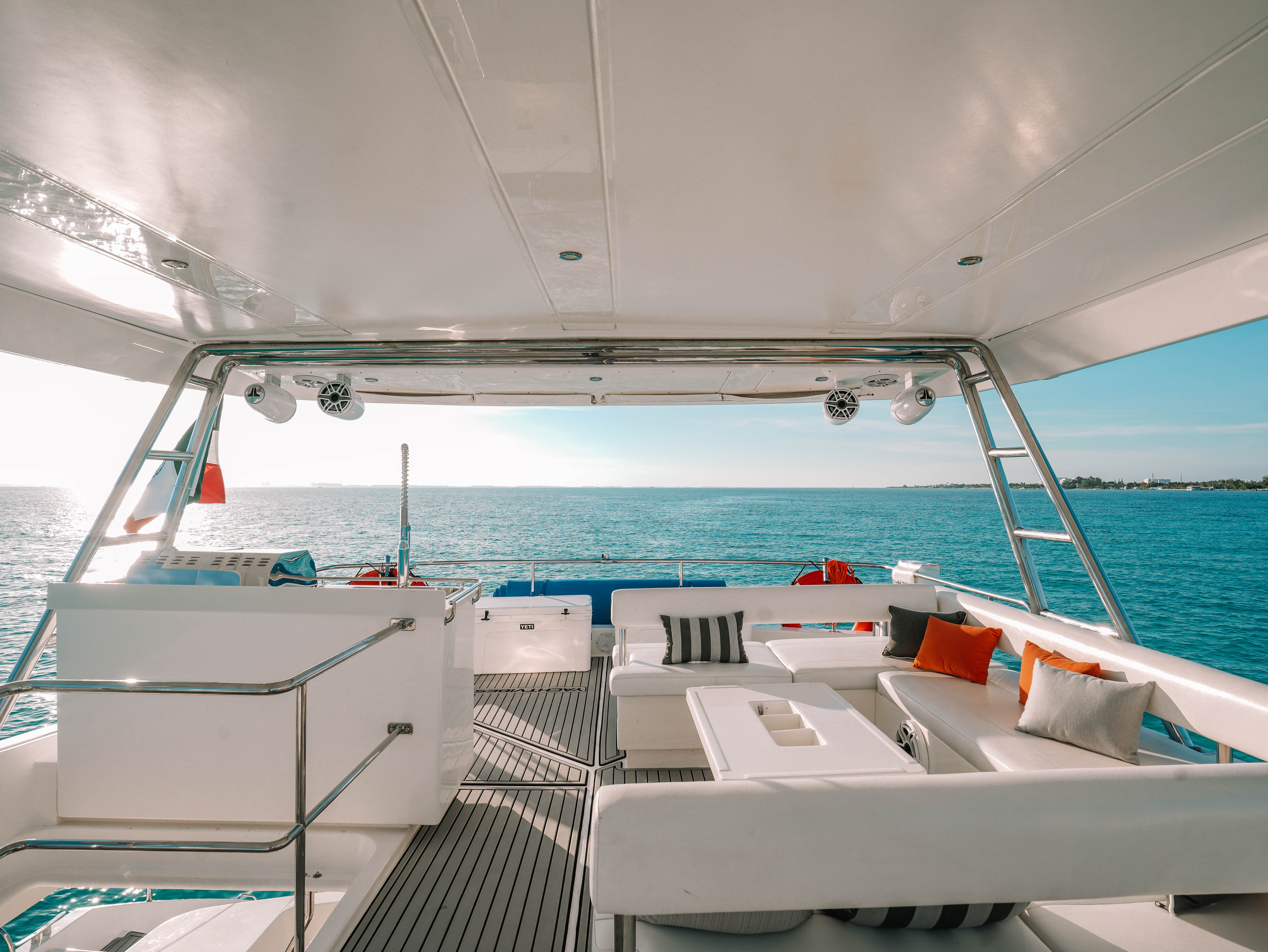 51ft Leopard Cancún yacht rental 5