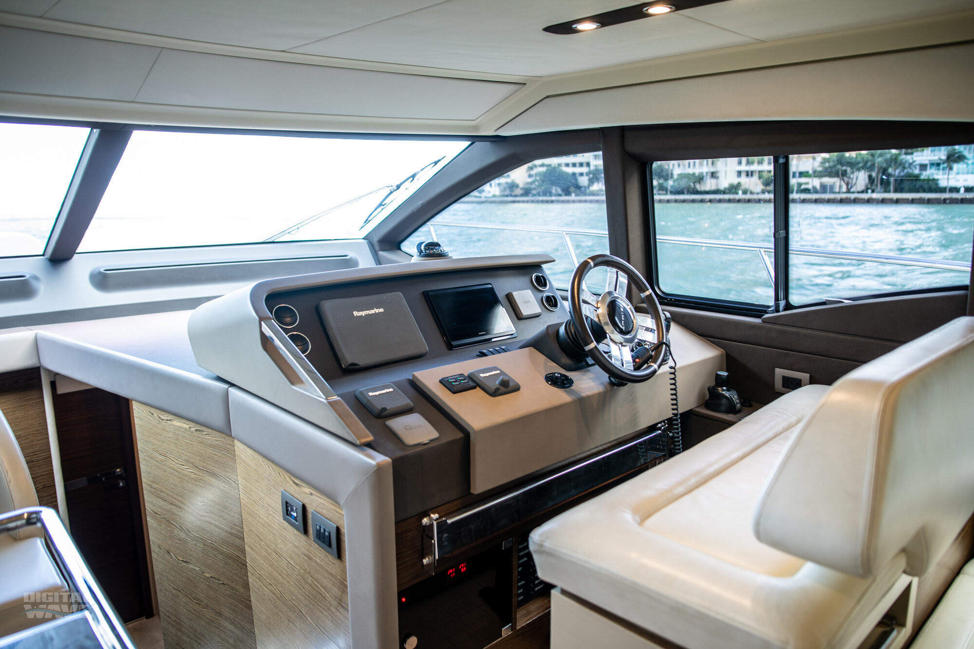 52FT AZIMUT (2020) Miami yacht rental 5