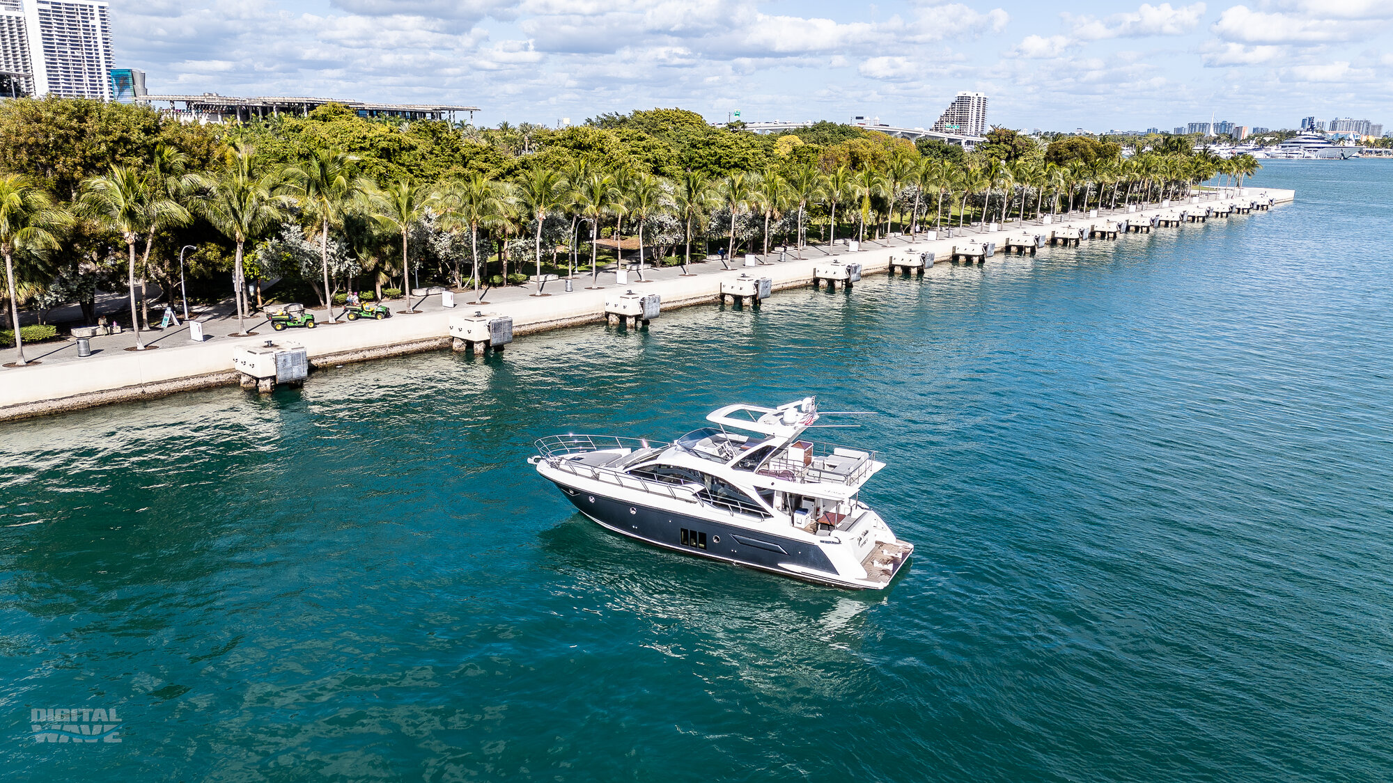 52FT Azimut Flybridge 2020 Miami yacht rental 2