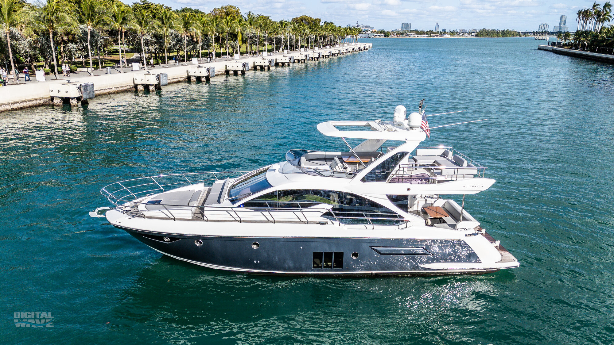52FT Azimut Flybridge 2020 Miami yacht rental 1