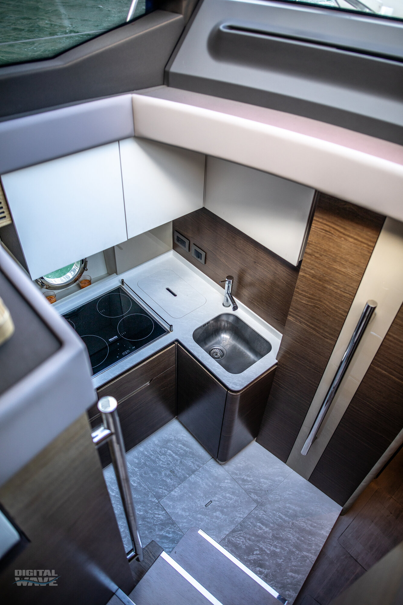 52ft Azimut Miami yacht rental 6