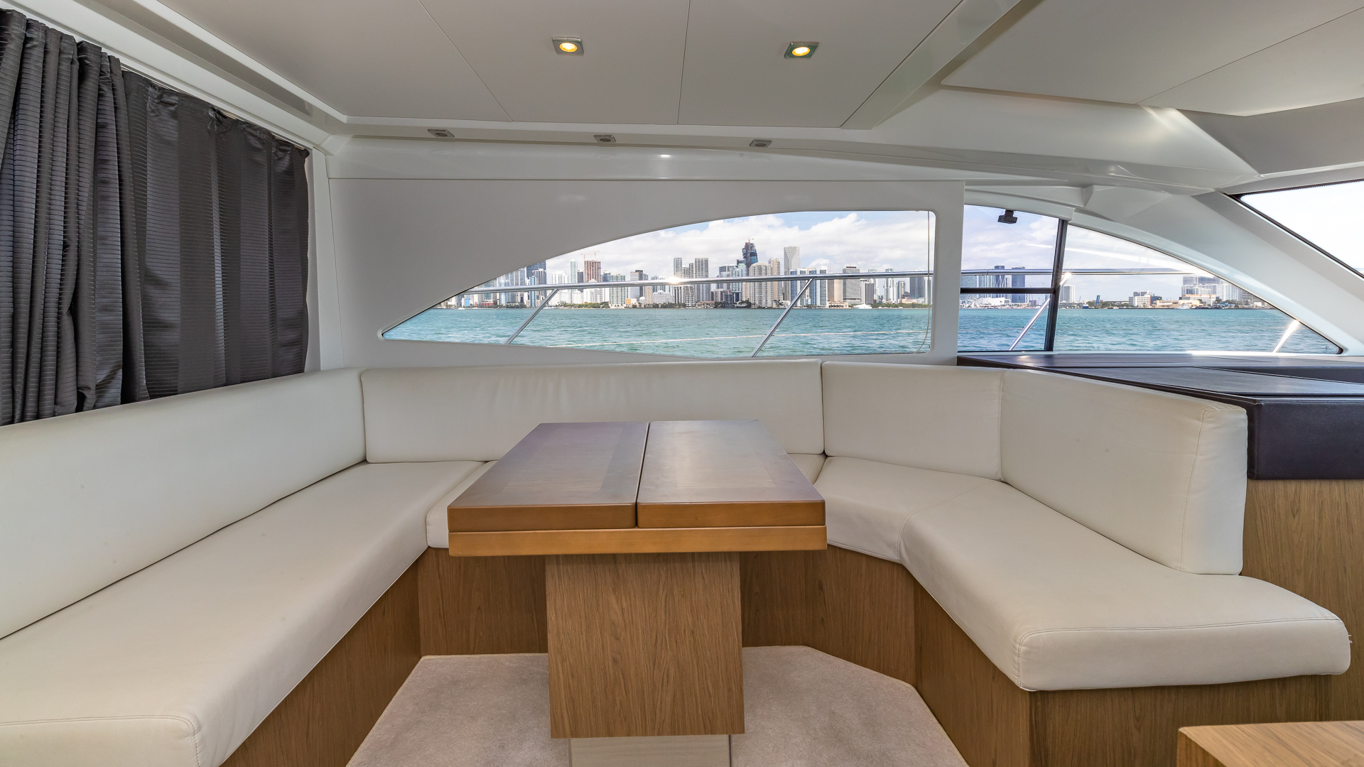 52' Beneteau Flybridge Venetian Miami yacht rental 4
