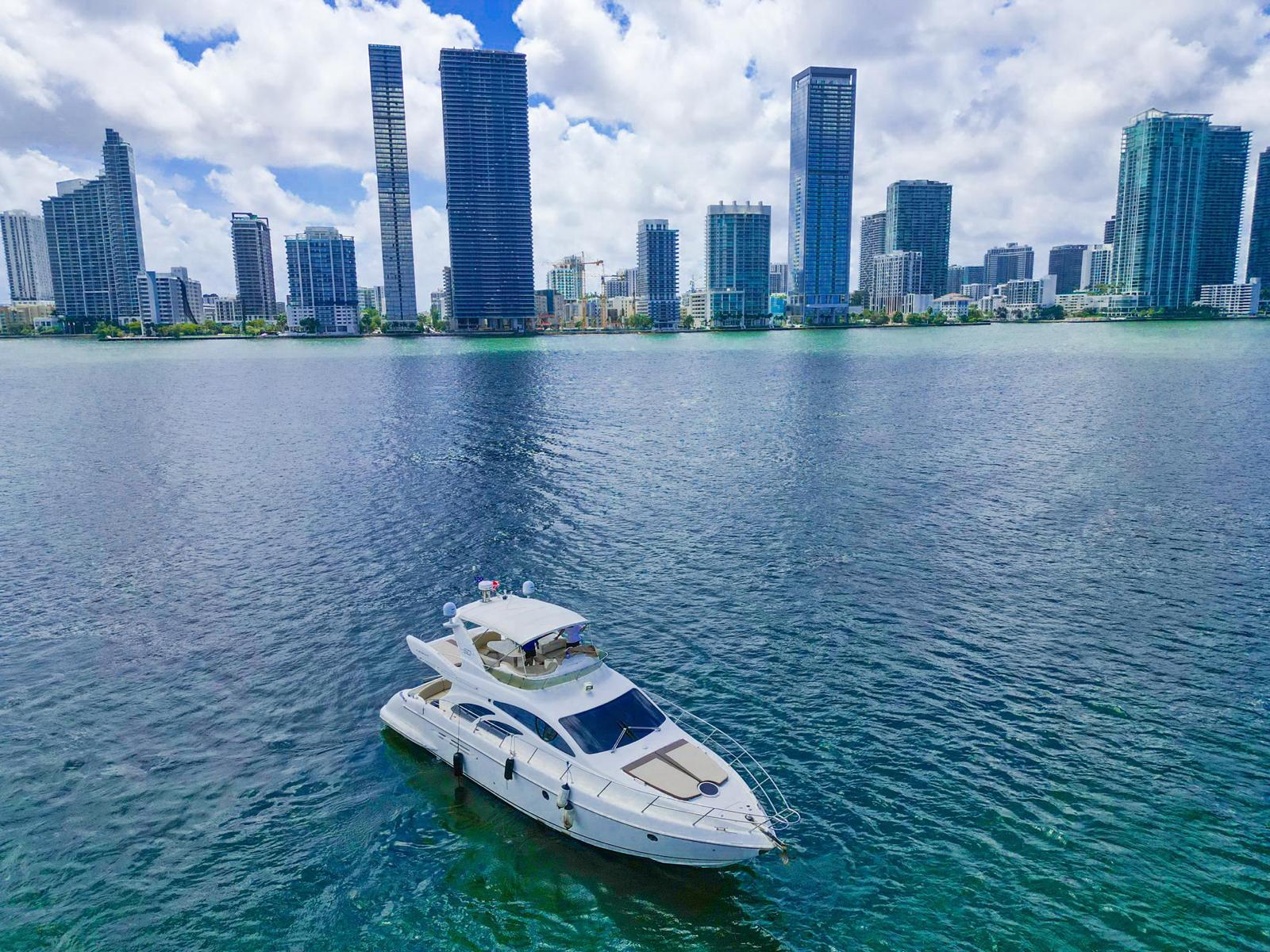 53FT AZIMUT Miami yacht rental 6