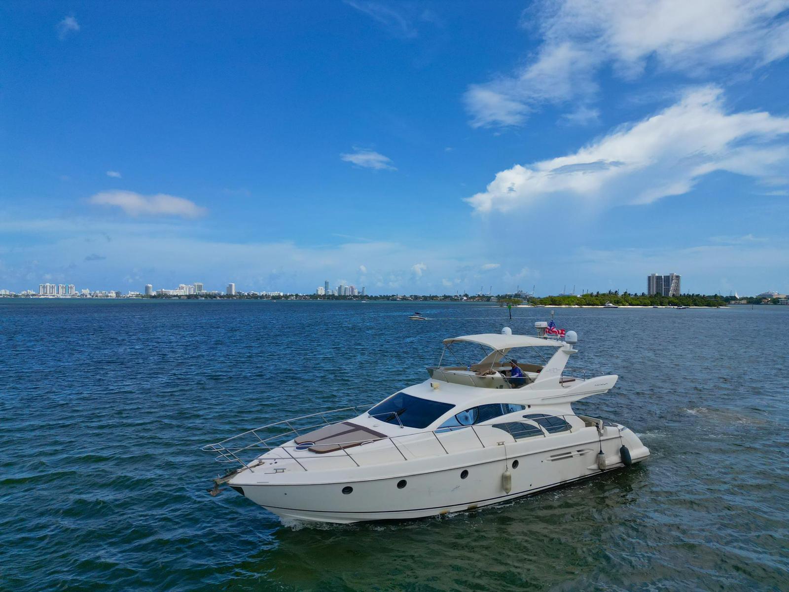 53FT AZIMUT Miami yacht rental 4