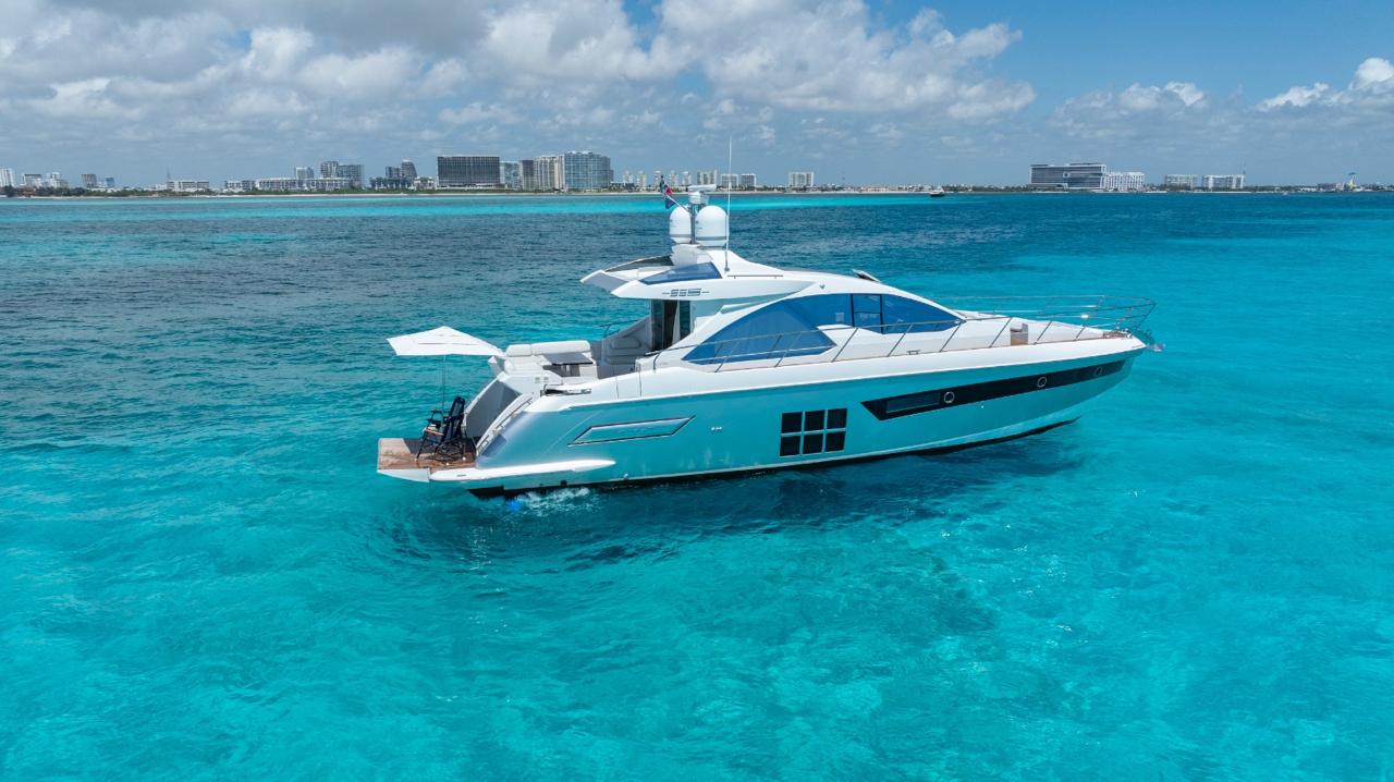 55FT AZIMUT CANCUN Cancún yacht rental 3