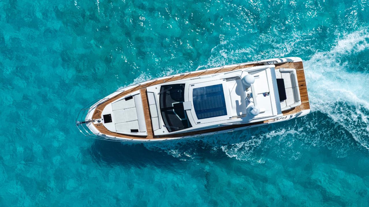 55FT AZIMUT CANCUN Cancún yacht rental 4