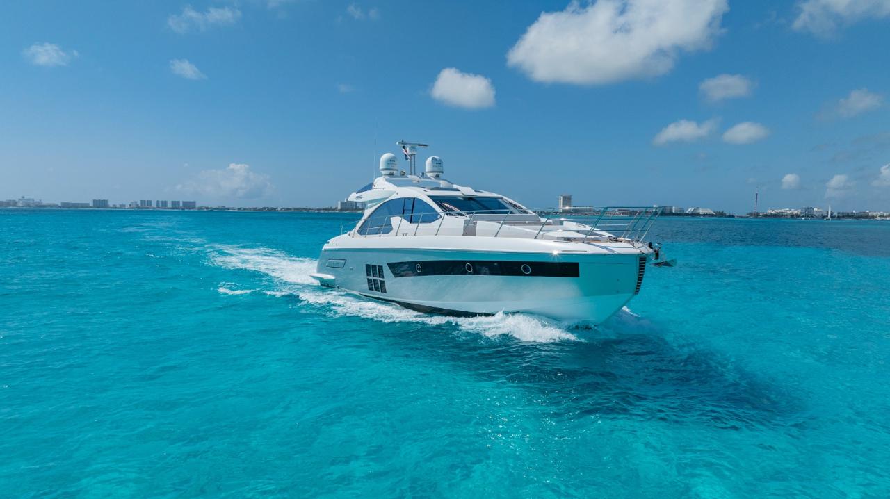 55FT AZIMUT CANCUN Cancún yacht rental 5