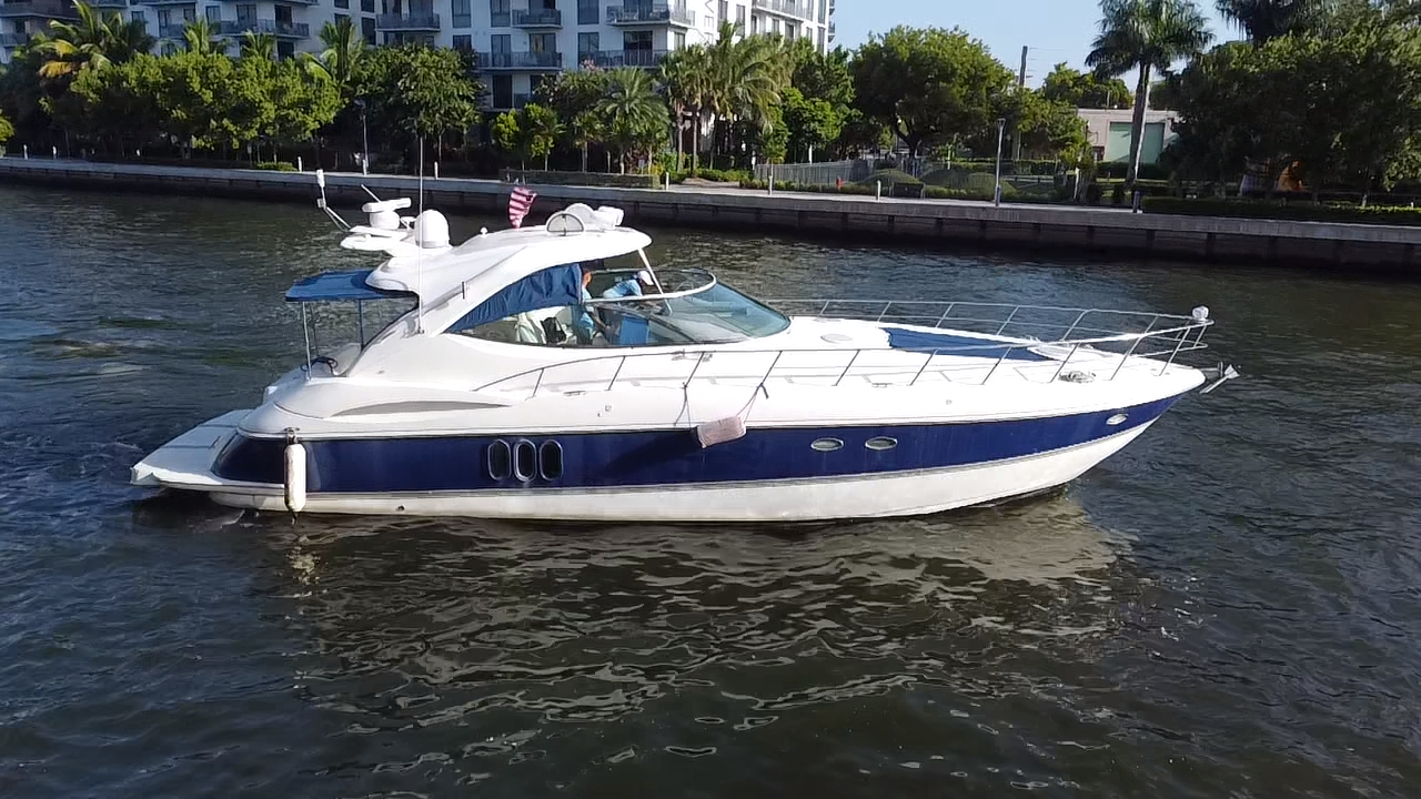 55FT CRUISER Miami yacht rental 3