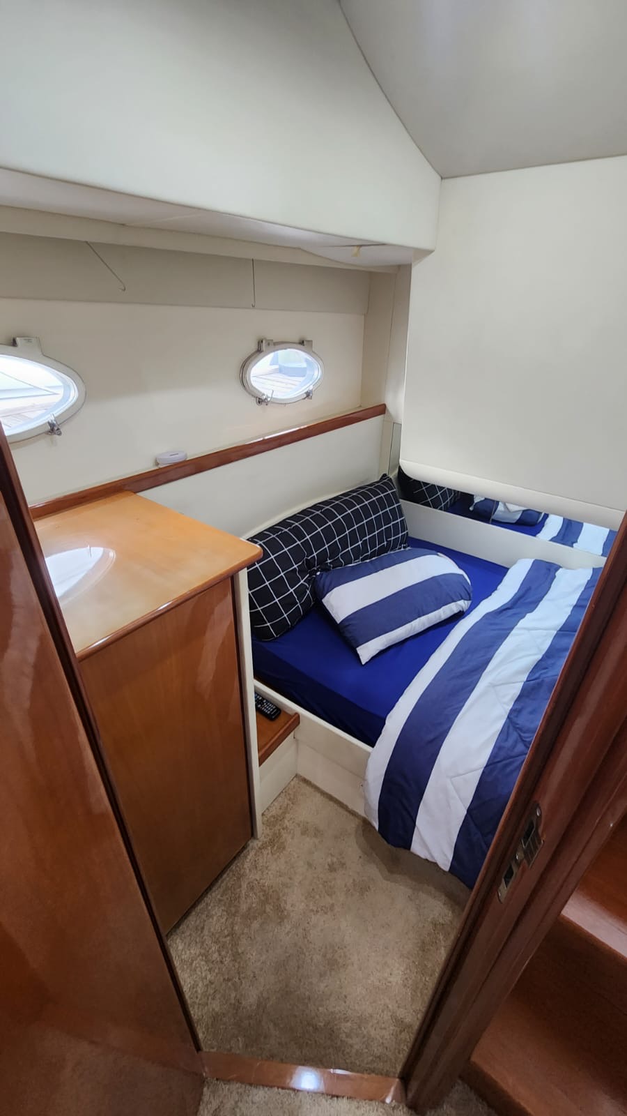 55FT PERSHING Miami yacht rental 4