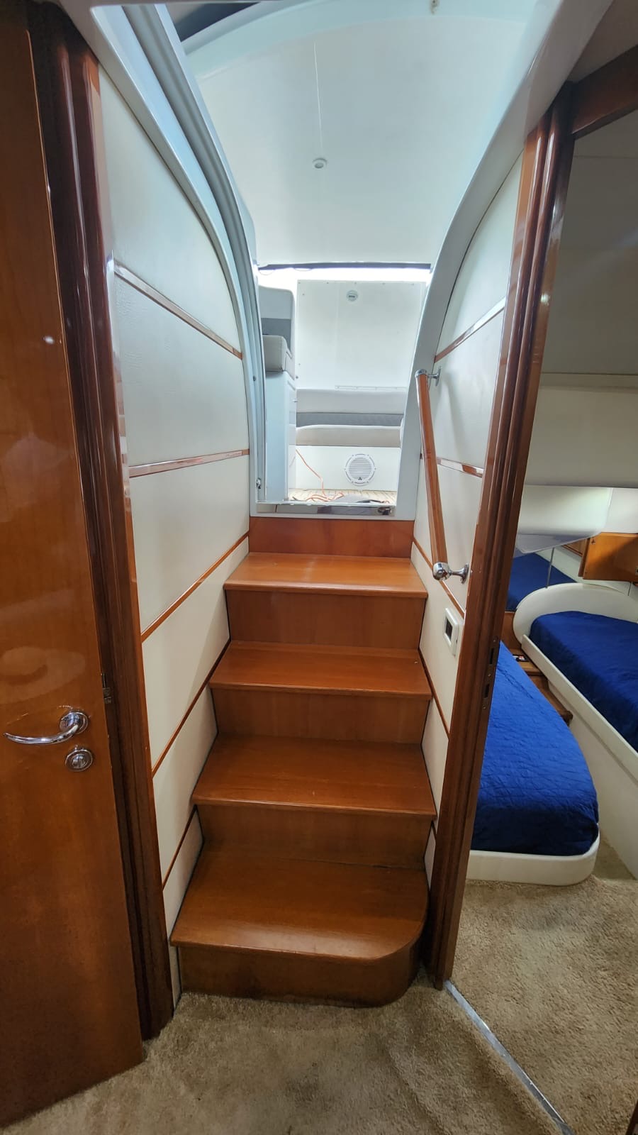 55FT PERSHING Miami yacht rental 6