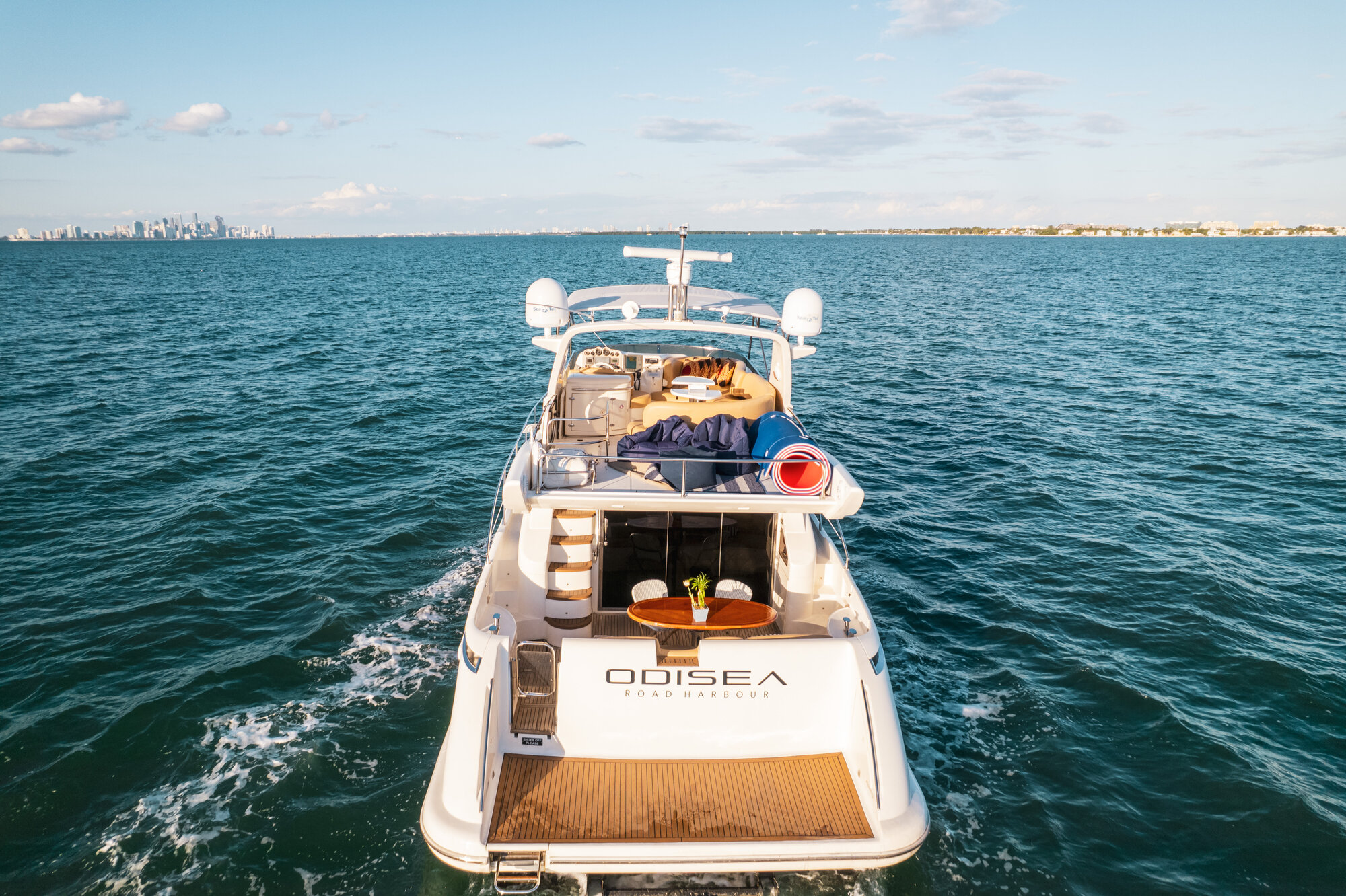 55 AZIMUT FLY Miami yacht rental 6