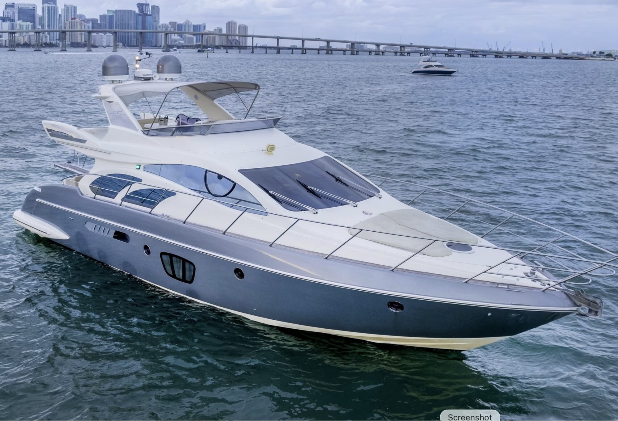 Azimut 57FT — 57ft Yacht for rent in Miami