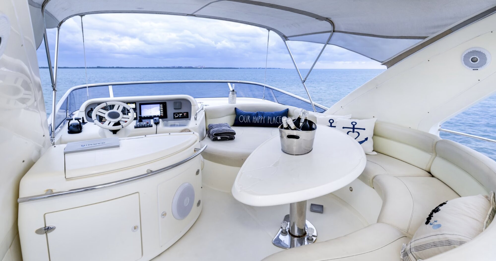 57FT AZIMUT Miami yacht rental 3