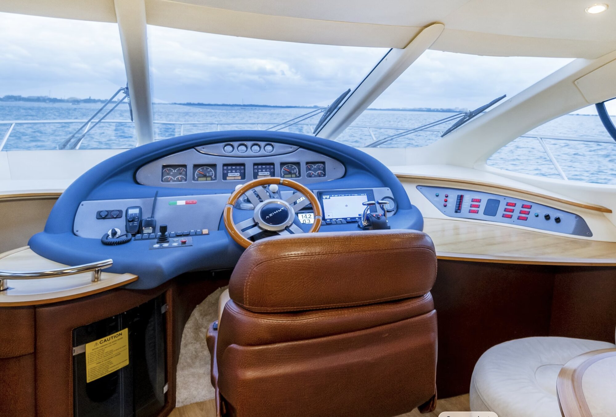 57FT AZIMUT Miami yacht rental 5