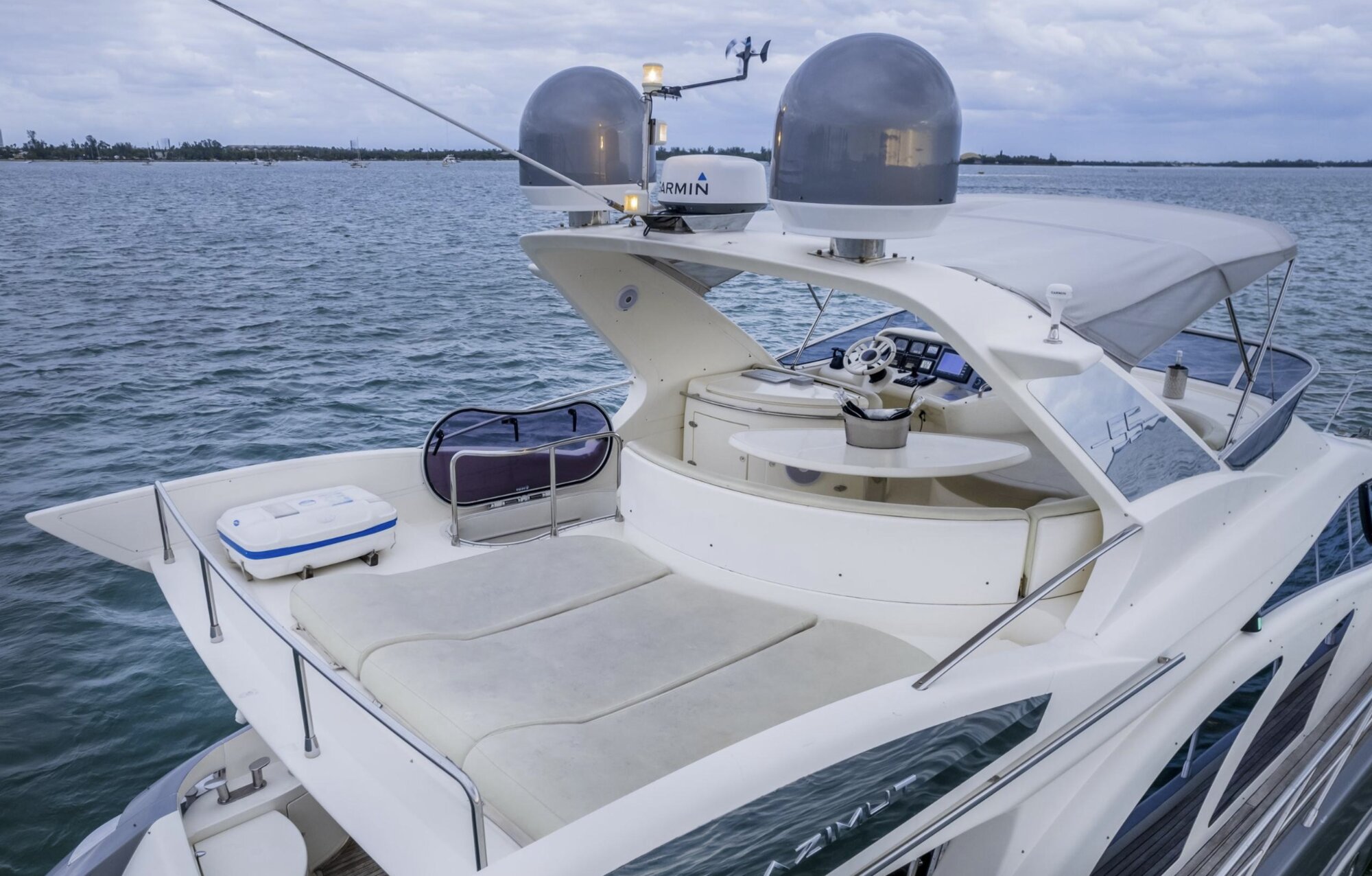 57FT AZIMUT Miami yacht rental 6