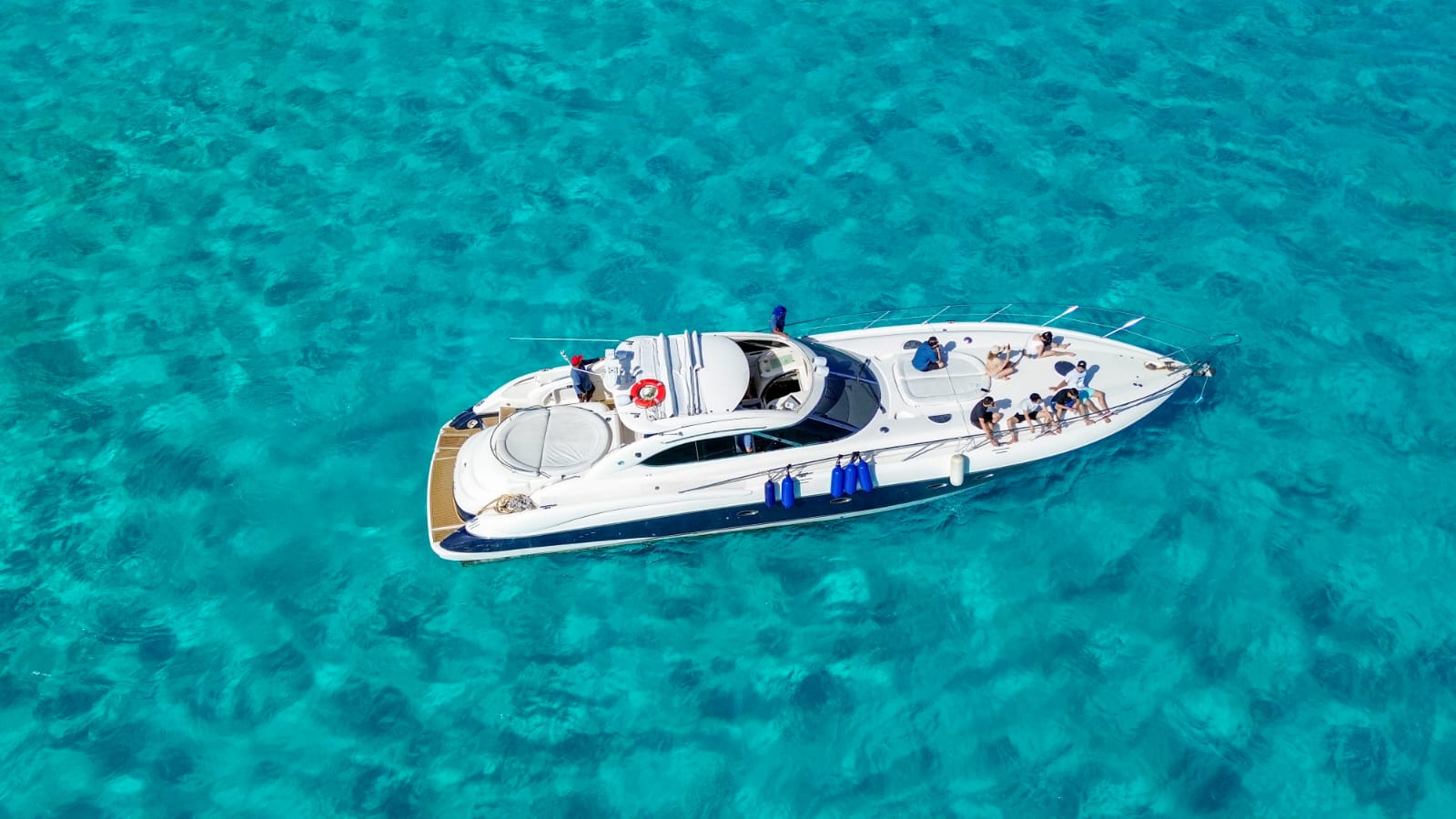 60FT SUNSEEKER 2 Cancún yacht rental 2